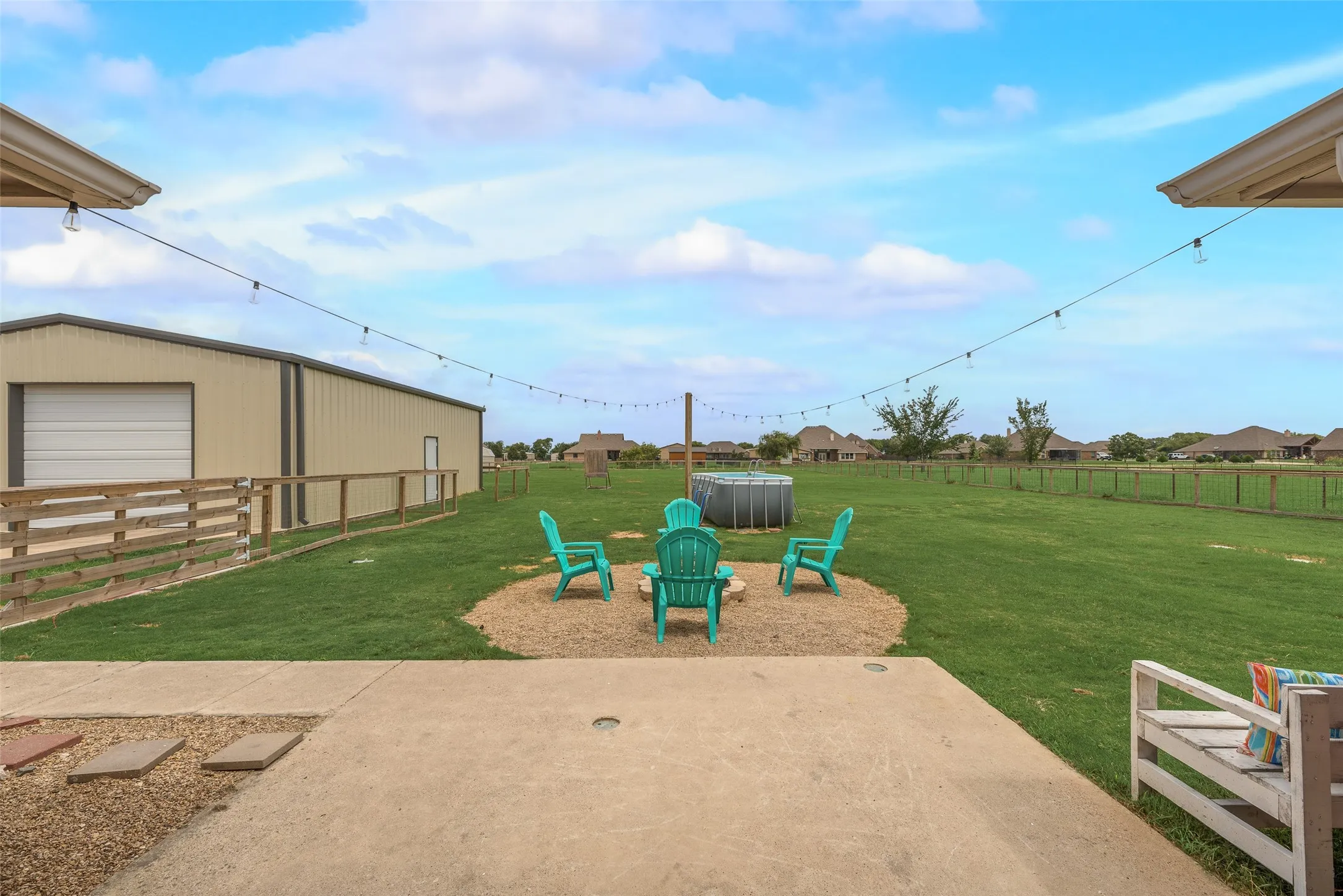 Single Family Residence For Sale in Kaufman County , 5454 Tree Grace Lane, Kaufman, Texas 75142, 4 Bedroom, 2 Bathroom, 2 Garage spaces, 2,527 Sqft, built in 2005, mls#21315455, Real Estate Agent in Kaufman, Homes For Sale in Kaufman county, Homes For Sale in Kaufman, Realtor in Kaufman Texas, Real Estate Brokerage Independent Realty Texas, Luminita Cordes Realtor