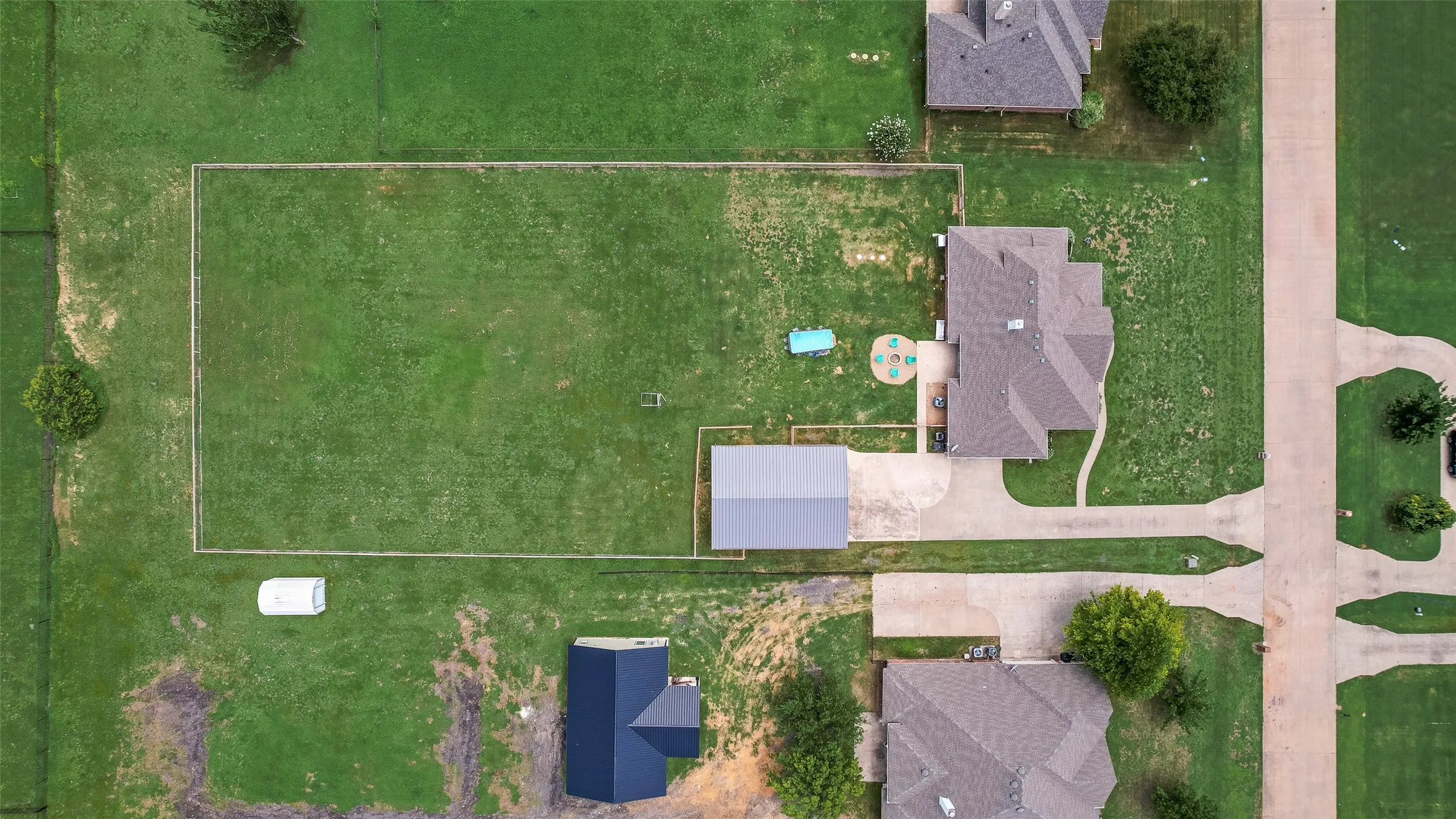 Single Family Residence For Sale in Kaufman County , 5454 Tree Grace Lane, Kaufman, Texas 75142, 4 Bedroom, 2 Bathroom, 2 Garage spaces, 2,527 Sqft, built in 2005, mls#21315455, Real Estate Agent in Kaufman, Homes For Sale in Kaufman county, Homes For Sale in Kaufman, Realtor in Kaufman Texas, Real Estate Brokerage Independent Realty Texas, Luminita Cordes Realtor