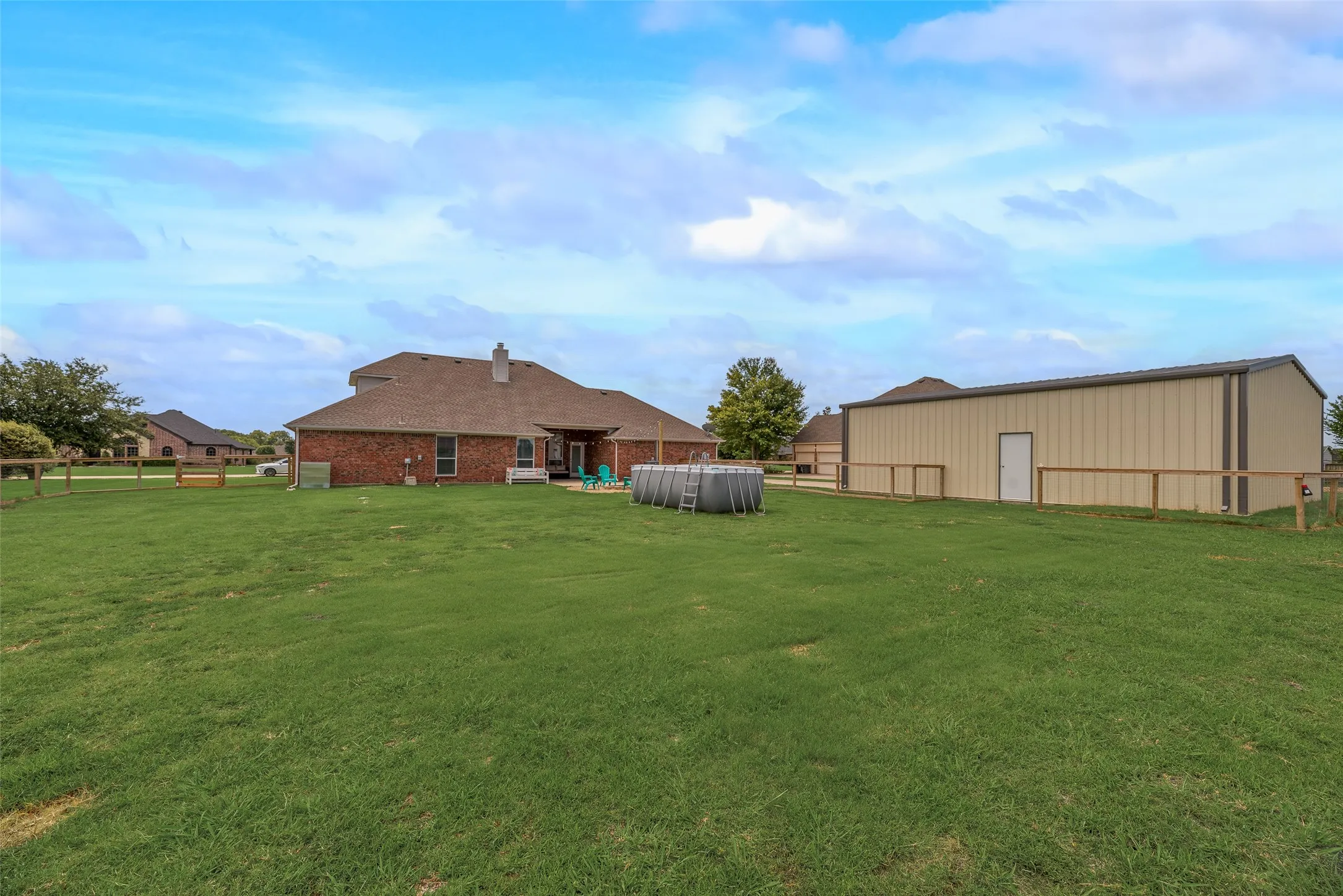 Single Family Residence For Sale in Kaufman County , 5454 Tree Grace Lane, Kaufman, Texas 75142, 4 Bedroom, 2 Bathroom, 2 Garage spaces, 2,527 Sqft, built in 2005, mls#21315455, Real Estate Agent in Kaufman, Homes For Sale in Kaufman county, Homes For Sale in Kaufman, Realtor in Kaufman Texas, Real Estate Brokerage Independent Realty Texas, Luminita Cordes Realtor