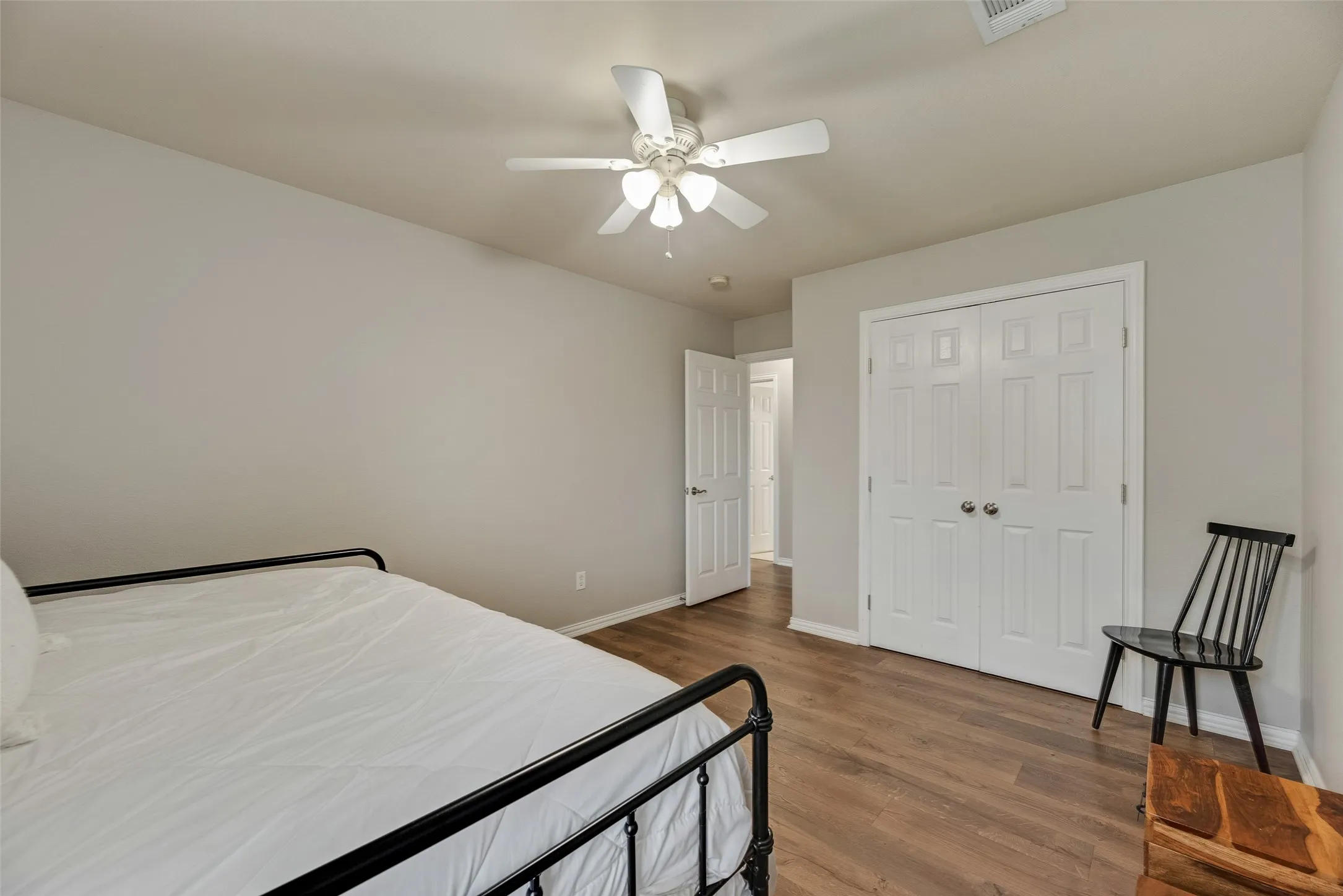 Single Family Residence For Sale in Kaufman County , 5454 Tree Grace Lane, Kaufman, Texas 75142, 4 Bedroom, 2 Bathroom, 2 Garage spaces, 2,527 Sqft, built in 2005, mls#21315455, Real Estate Agent in Kaufman, Homes For Sale in Kaufman county, Homes For Sale in Kaufman, Realtor in Kaufman Texas, Real Estate Brokerage Independent Realty Texas, Luminita Cordes Realtor