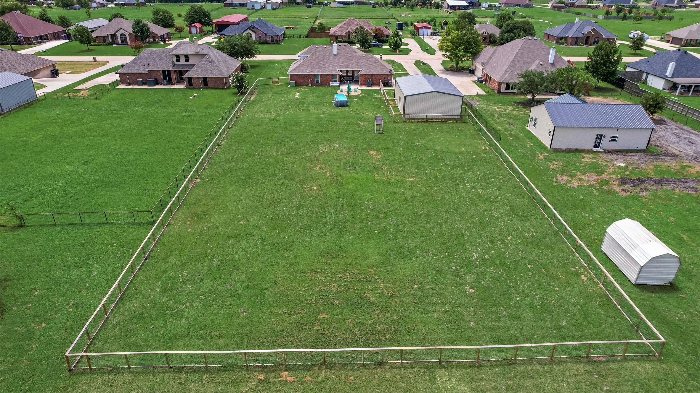 Single Family Residence For Sale in Kaufman County , 5454 Tree Grace Lane, Kaufman, Texas 75142, 4 Bedroom, 2 Bathroom, 2 Garage spaces, 2,527 Sqft, built in 2005, mls#21315455, Real Estate Agent in Kaufman, Homes For Sale in Kaufman county, Homes For Sale in Kaufman, Realtor in Kaufman Texas, Real Estate Brokerage Independent Realty Texas, Luminita Cordes Realtor