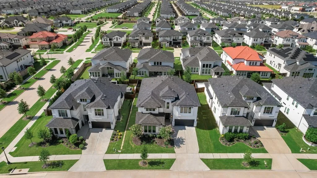 Single Family Residence For Sale in Collin County , 12436 Compassplant Drive, Frisco, Texas 75035, 5 Bedrooms, 6 Bathrooms, 3 Garage spaces, 4,334 Sqft, built in 2022, Price $1,299,000, mls#21314346, Real Estate Agent in Frisco, Homes For Sale in Collin county, Homes For Sale in Frisco, Realtor in Frisco Texas, Real Estate Brokerage Independent Realty Texas, Luminita Cordes Realtor