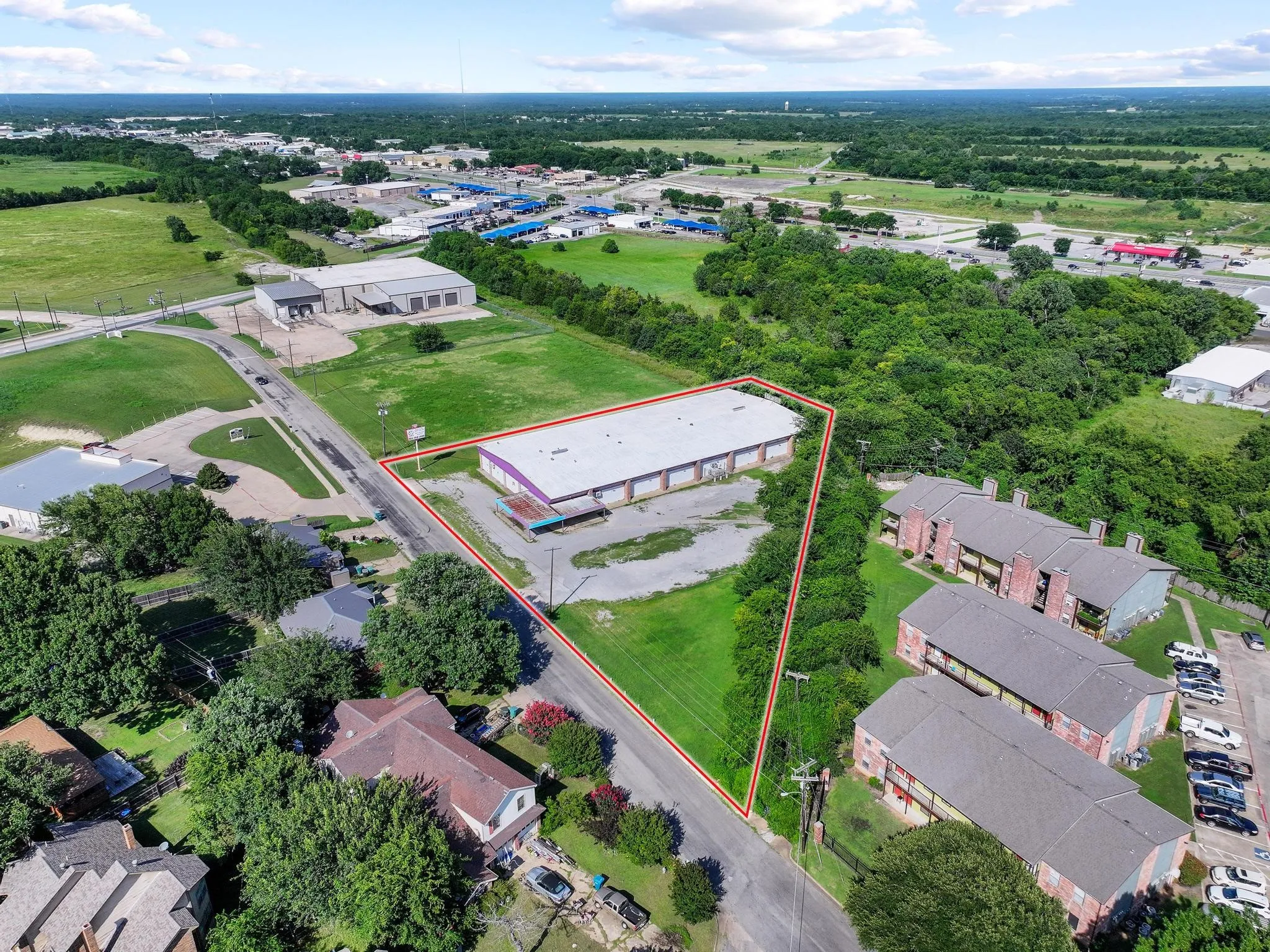 Industrial For Sale in Grayson County , 3100 Versaille Drive, Sherman, Texas 75090, 0, 0, Garage spaces, 18,000 Sqft, built in 1975, mls#21308702, Real Estate Agent in Sherman, Homes For Sale in Grayson county, Homes For Sale in Sherman, Realtor in Sherman Texas, Real Estate Brokerage Independent Realty Texas, Luminita Cordes Realtor