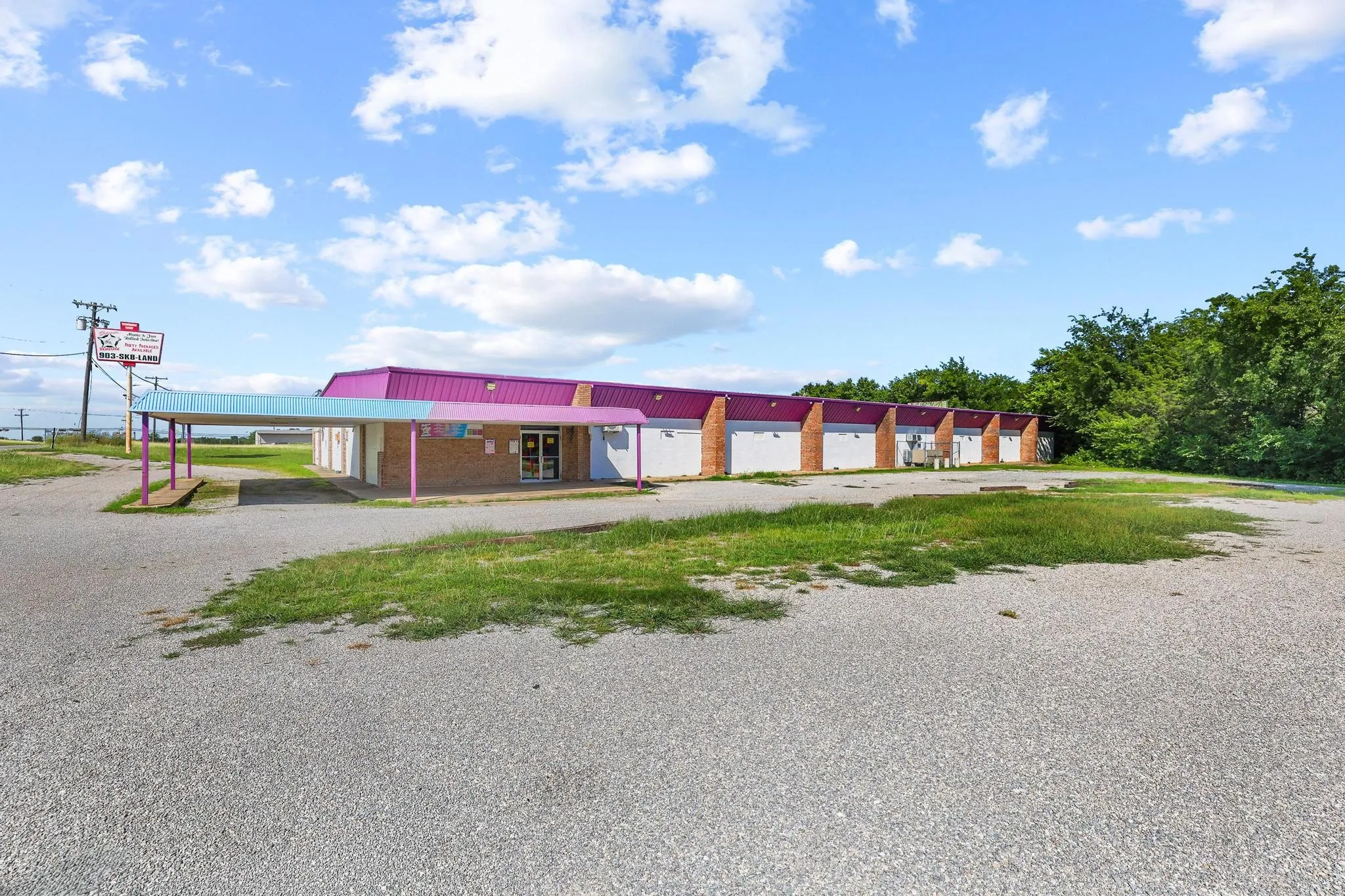 Industrial For Sale in Grayson County , 3100 Versaille Drive, Sherman, Texas 75090, 0, 0, Garage spaces, 18,000 Sqft, built in 1975, mls#21308702, Real Estate Agent in Sherman, Homes For Sale in Grayson county, Homes For Sale in Sherman, Realtor in Sherman Texas, Real Estate Brokerage Independent Realty Texas, Luminita Cordes Realtor