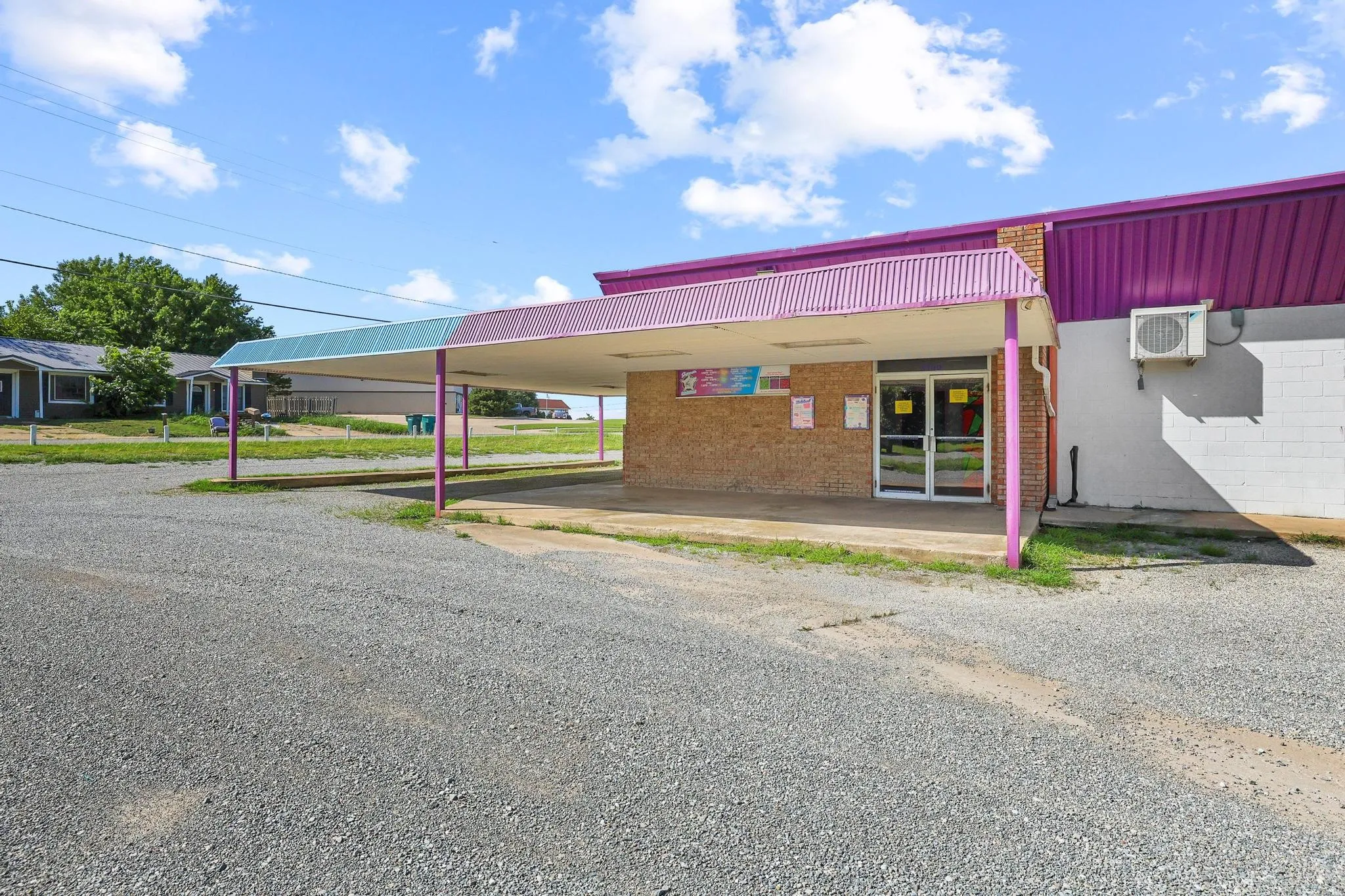 Industrial For Sale in Grayson County , 3100 Versaille Drive, Sherman, Texas 75090, 0, 0, Garage spaces, 18,000 Sqft, built in 1975, mls#21308702, Real Estate Agent in Sherman, Homes For Sale in Grayson county, Homes For Sale in Sherman, Realtor in Sherman Texas, Real Estate Brokerage Independent Realty Texas, Luminita Cordes Realtor