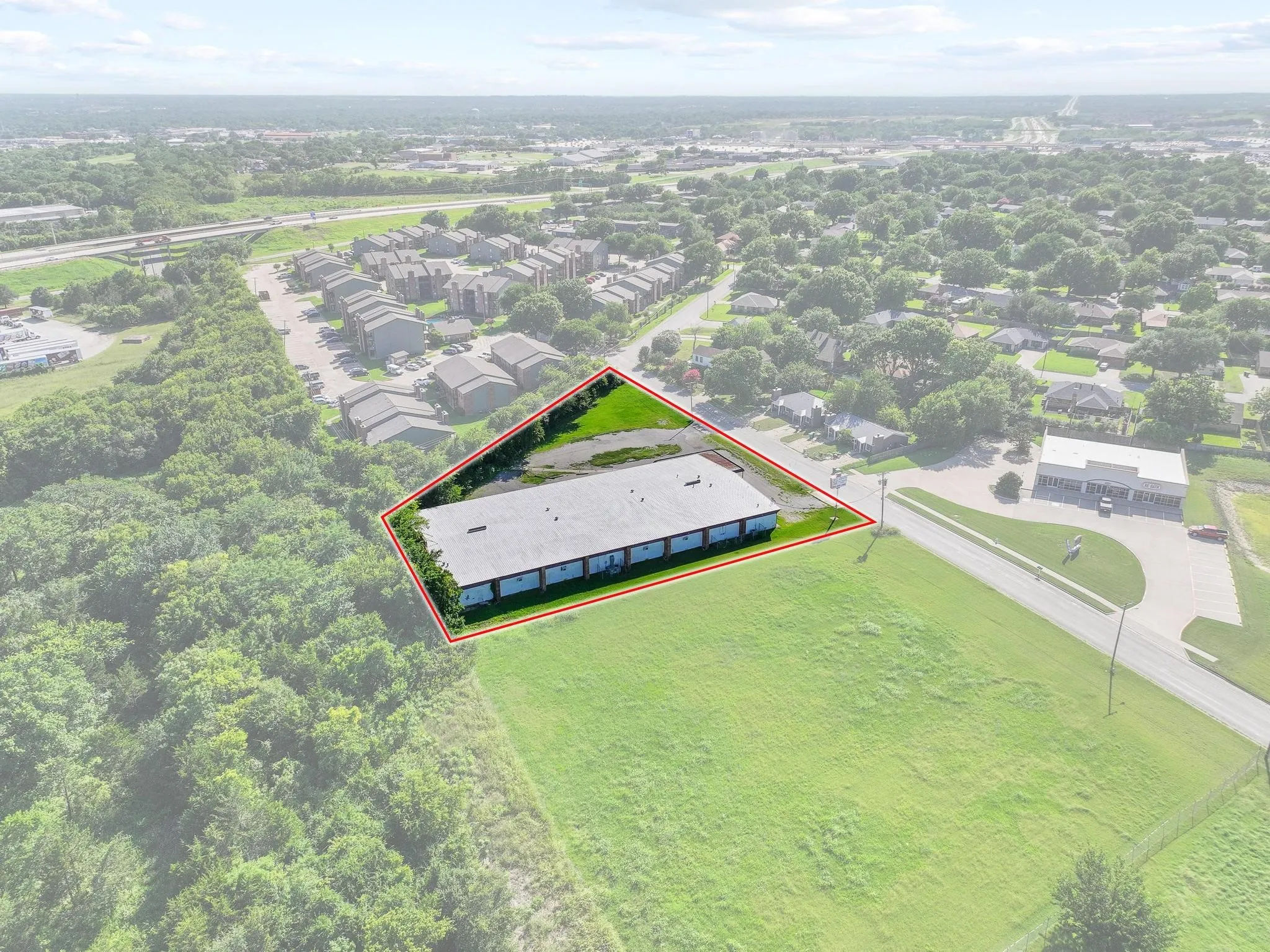 Industrial For Sale in Grayson County , 3100 Versaille Drive, Sherman, Texas 75090, 0, 0, Garage spaces, 18,000 Sqft, built in 1975, mls#21308702, Real Estate Agent in Sherman, Homes For Sale in Grayson county, Homes For Sale in Sherman, Realtor in Sherman Texas, Real Estate Brokerage Independent Realty Texas, Luminita Cordes Realtor