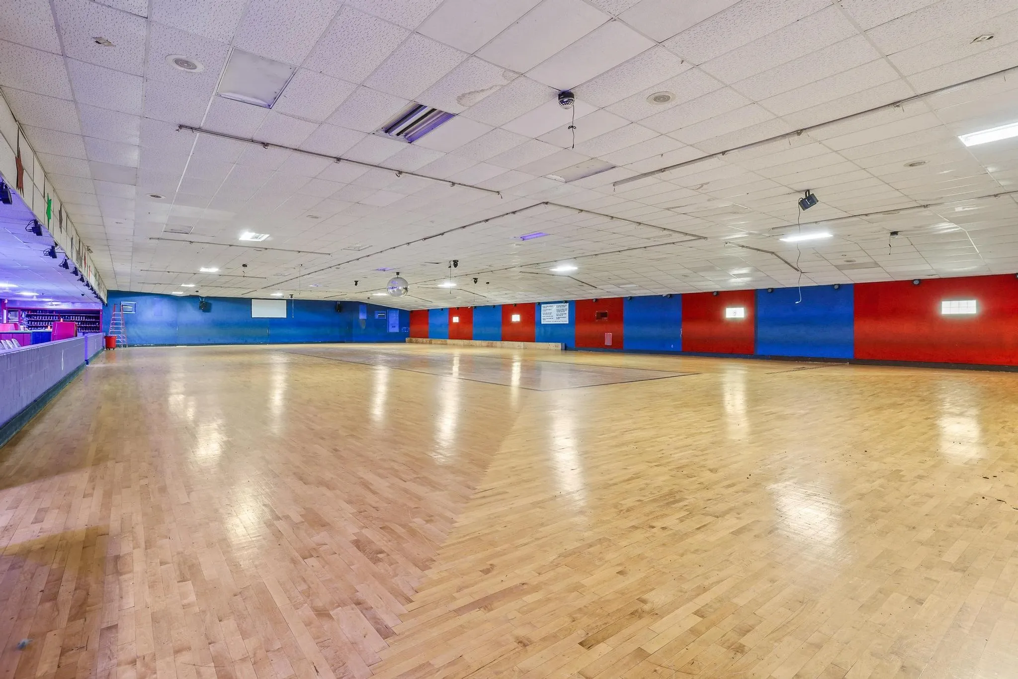 Industrial For Sale in Grayson County , 3100 Versaille Drive, Sherman, Texas 75090, 0, 0, Garage spaces, 18,000 Sqft, built in 1975, mls#21308702, Real Estate Agent in Sherman, Homes For Sale in Grayson county, Homes For Sale in Sherman, Realtor in Sherman Texas, Real Estate Brokerage Independent Realty Texas, Luminita Cordes Realtor