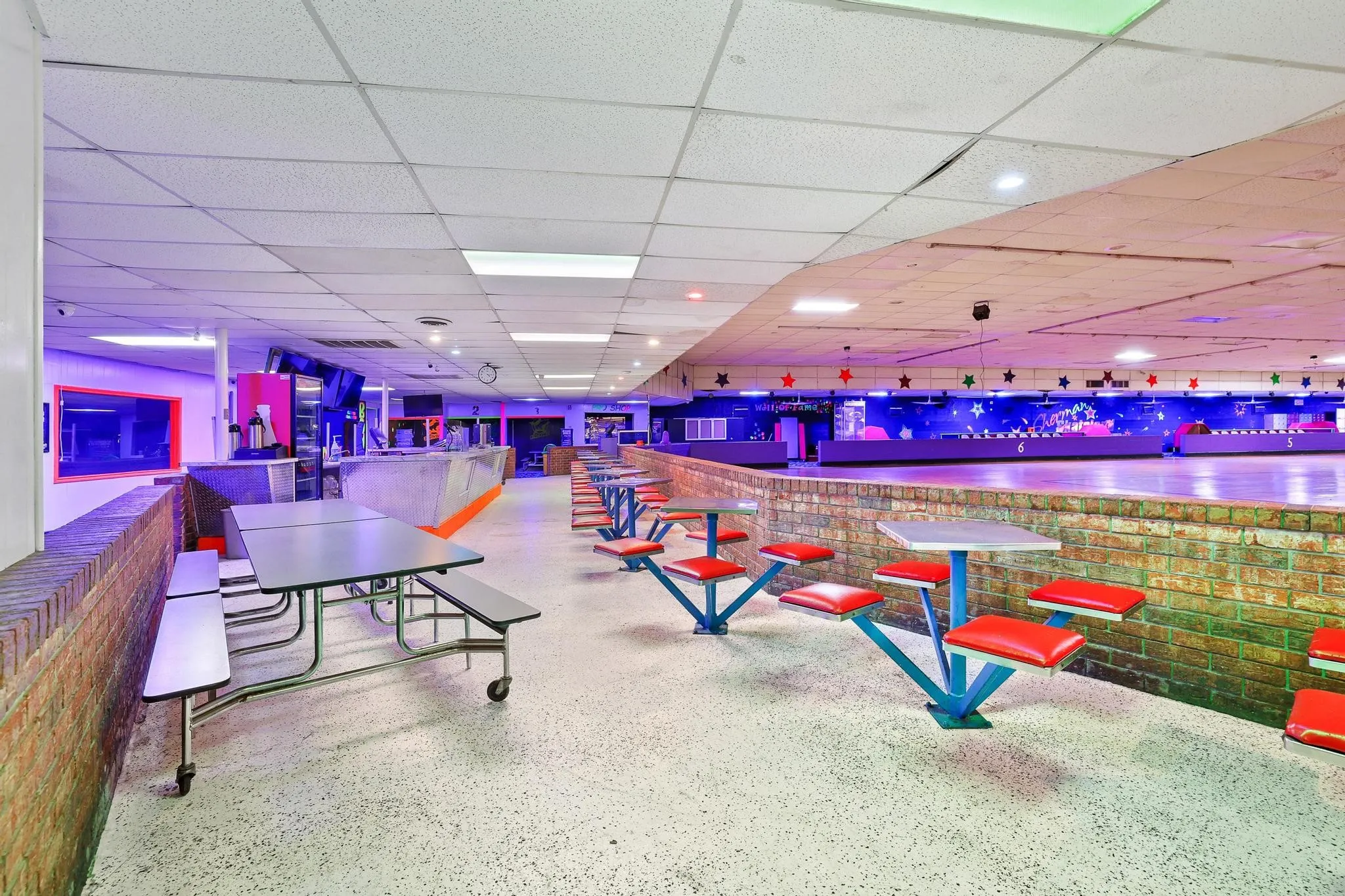 Industrial For Sale in Grayson County , 3100 Versaille Drive, Sherman, Texas 75090, 0, 0, Garage spaces, 18,000 Sqft, built in 1975, mls#21308702, Real Estate Agent in Sherman, Homes For Sale in Grayson county, Homes For Sale in Sherman, Realtor in Sherman Texas, Real Estate Brokerage Independent Realty Texas, Luminita Cordes Realtor
