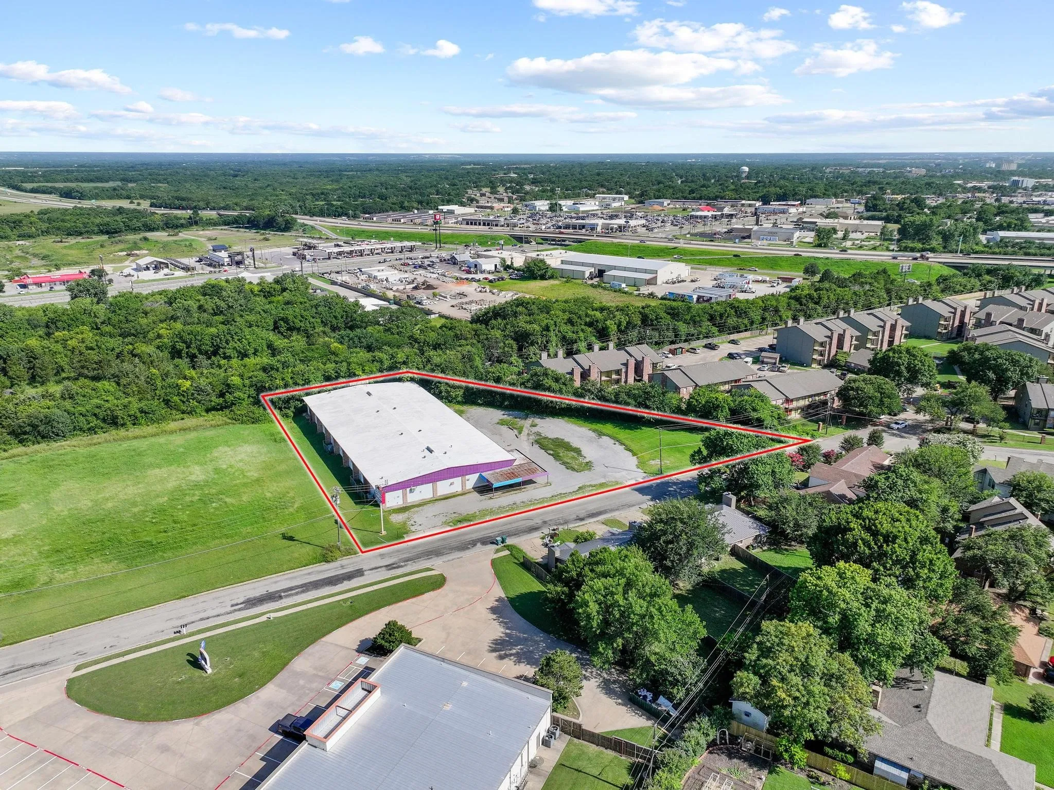 Industrial For Sale in Grayson County , 3100 Versaille Drive, Sherman, Texas 75090, 0, 0, Garage spaces, 18,000 Sqft, built in 1975, mls#21308702, Real Estate Agent in Sherman, Homes For Sale in Grayson county, Homes For Sale in Sherman, Realtor in Sherman Texas, Real Estate Brokerage Independent Realty Texas, Luminita Cordes Realtor