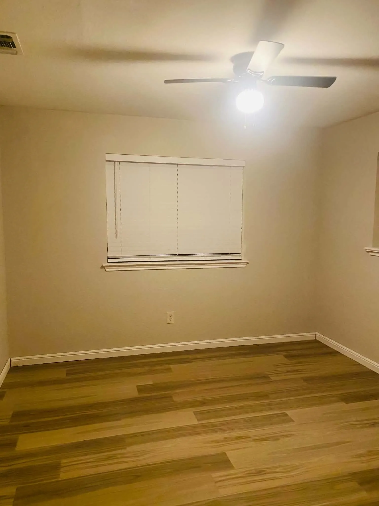 Single Family Residence For Rent in Dallas County , 3317 bending oaks, Garland, Texas 75044, 3 Bedroom, 2 Bathroom, 2 Garage spaces, 1,982 Sqft, built in 1983, mls#21315491, Real Estate Agent in Garland, Homes For Rent in Dallas county, Homes For Rent in Garland, Realtor in Garland Texas, Real Estate Brokerage Independent Realty Texas, Luminita Cordes Realtor