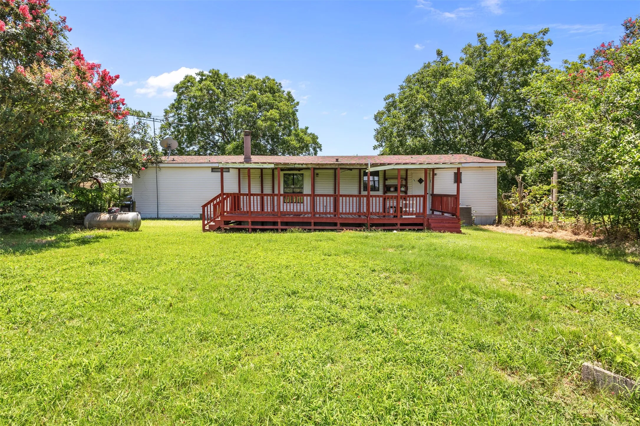 Mobile Home For Sale in Kaufman County , 9037 County Road 346, Terrell, Texas 75161, 3 Bedroom, 2 Bathroom, Garage spaces, 1,680 Sqft, built in 1986, mls#21315503, Real Estate Agent in Terrell, Homes For Sale in Kaufman county, Homes For Sale in Terrell, Realtor in Terrell Texas, Real Estate Brokerage Independent Realty Texas, Luminita Cordes Realtor
