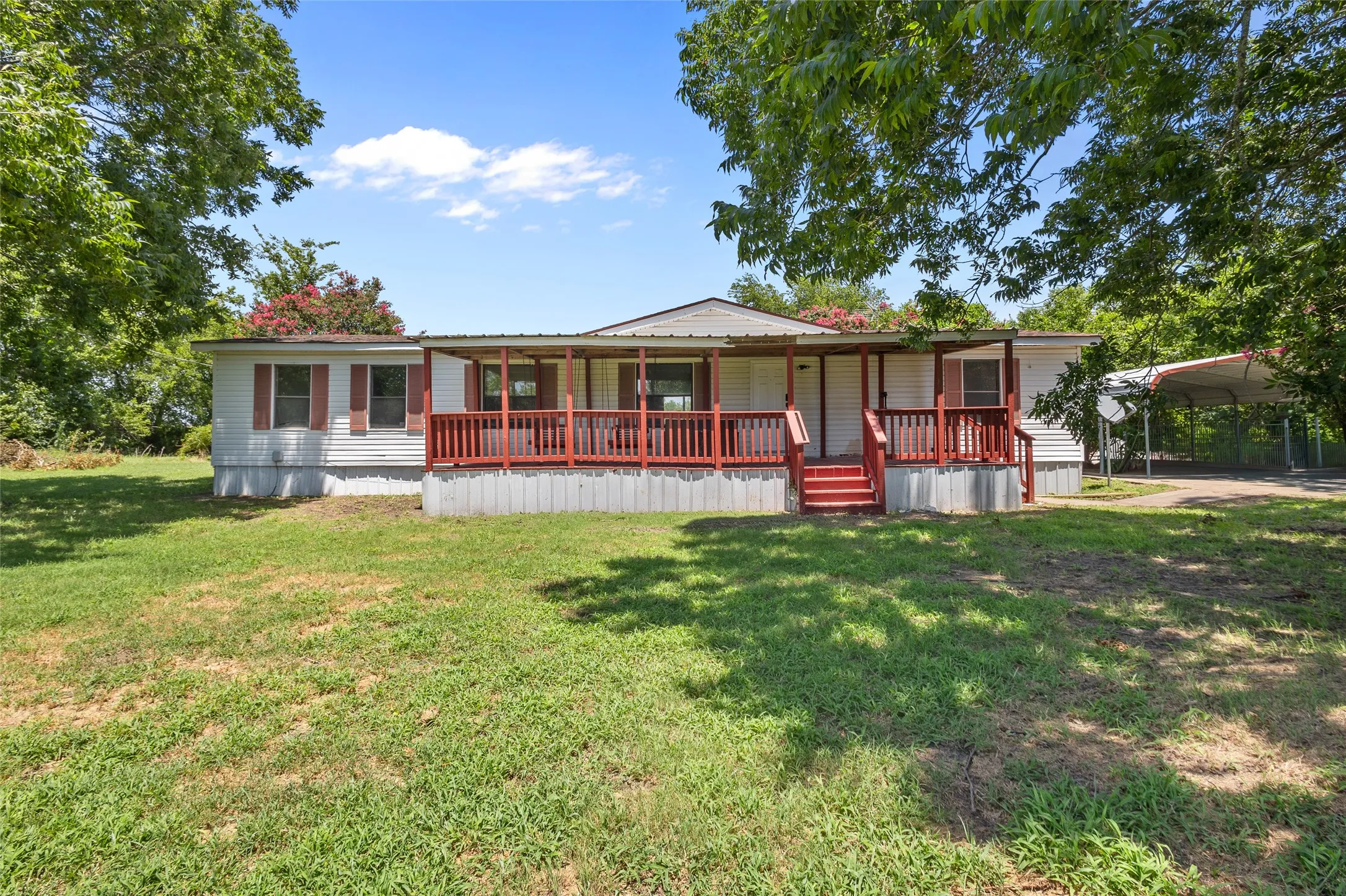 Mobile Home For Sale in Kaufman County , 9037 County Road 346, Terrell, Texas 75161, 3 Bedroom, 2 Bathroom, Garage spaces, 1,680 Sqft, built in 1986, mls#21315503, Real Estate Agent in Terrell, Homes For Sale in Kaufman county, Homes For Sale in Terrell, Realtor in Terrell Texas, Real Estate Brokerage Independent Realty Texas, Luminita Cordes Realtor