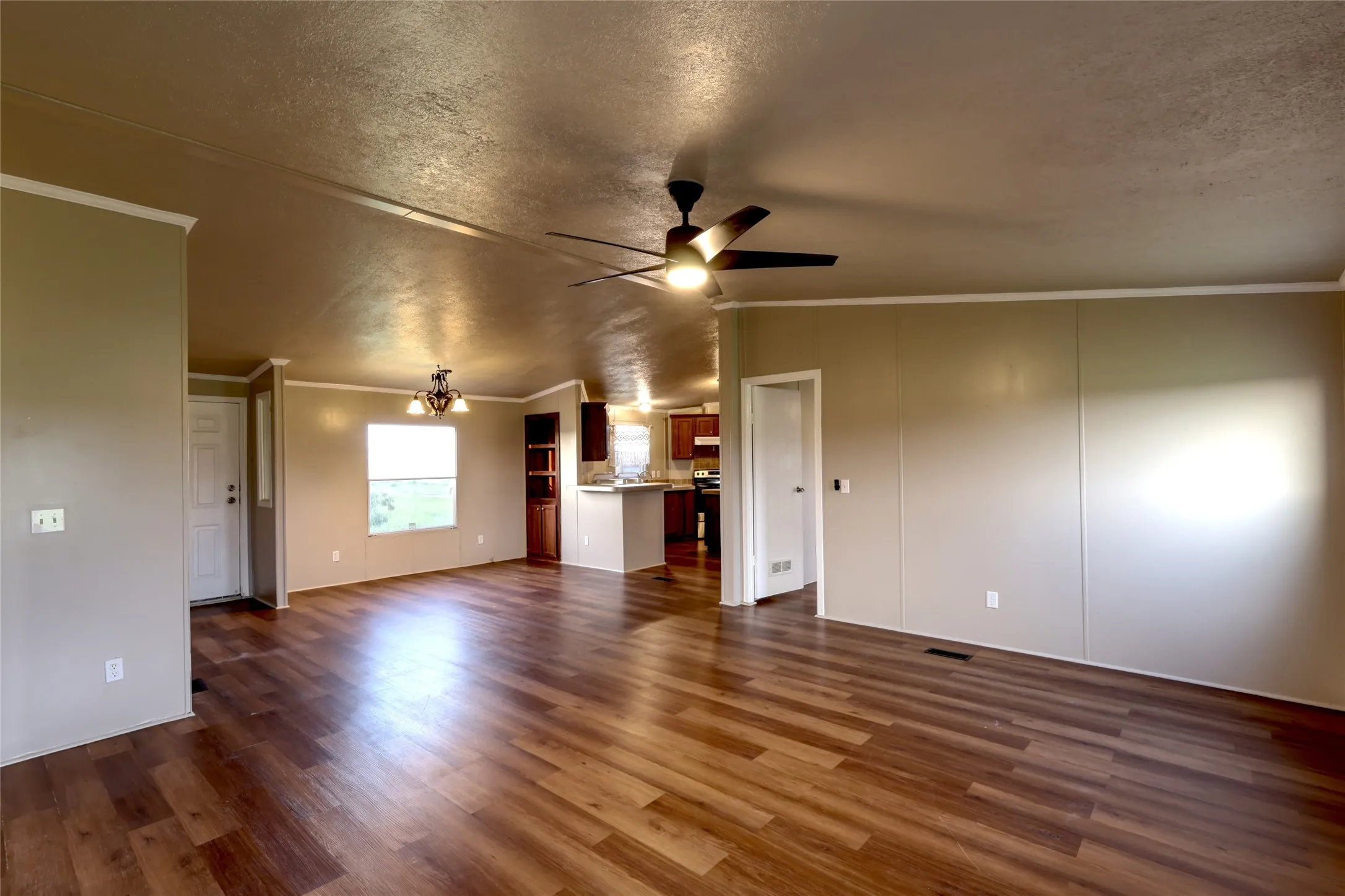 Mobile Home For Sale in Grayson County , 8344 Fm 697, Whitewright, Texas 75491, 3 Bedroom, 2 Bathroom, Garage spaces, 1,568 Sqft, built in 2005, mls#21308525, Real Estate Agent in Whitewright, Homes For Sale in Grayson county, Homes For Sale in Whitewright, Realtor in Whitewright Texas, Real Estate Brokerage Independent Realty Texas, Luminita Cordes Realtor