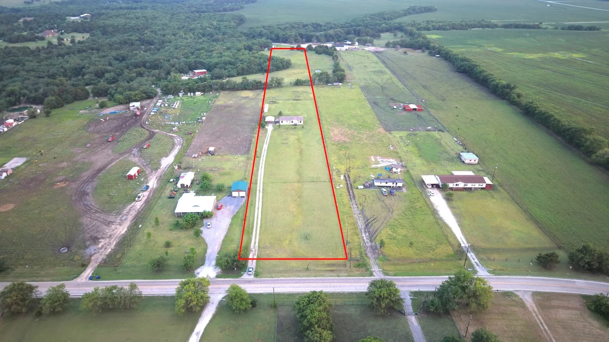 Mobile Home For Sale in Grayson County , 8344 Fm 697, Whitewright, Texas 75491, 3 Bedroom, 2 Bathroom, Garage spaces, 1,568 Sqft, built in 2005, mls#21308525, Real Estate Agent in Whitewright, Homes For Sale in Grayson county, Homes For Sale in Whitewright, Realtor in Whitewright Texas, Real Estate Brokerage Independent Realty Texas, Luminita Cordes Realtor
