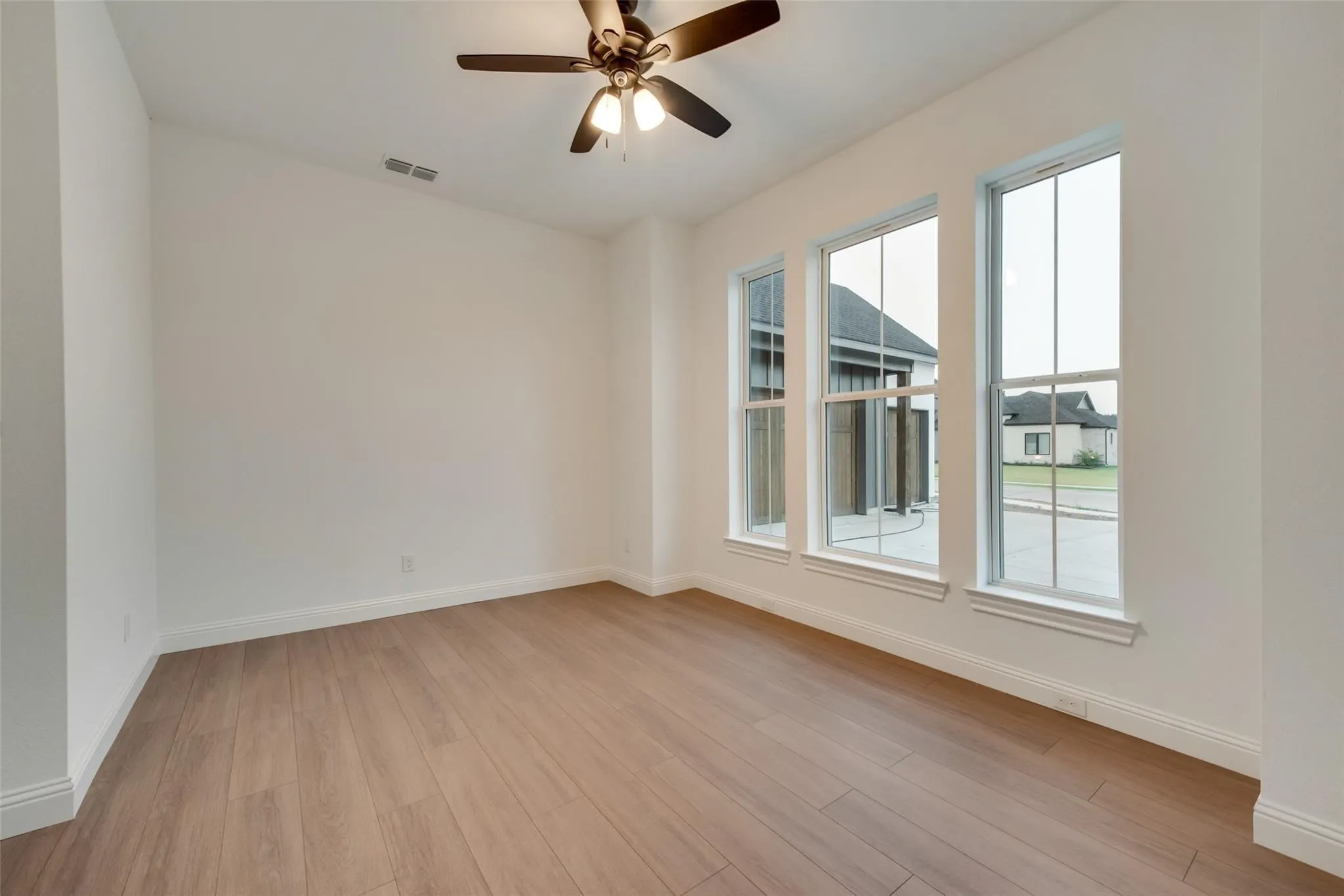 Single Family Residence For Rent in Rockwall County , 1203 Chapel Drive, Rockwall, Texas 75032, 5 Bedroom, 5 Bathroom, 3 Garage spaces, 3,299 Sqft, built in 2023, mls#21315508, Real Estate Agent in Rockwall, Homes For Rent in Rockwall county, Homes For Rent in Rockwall, Realtor in Rockwall Texas, Real Estate Brokerage Independent Realty Texas, Luminita Cordes Realtor