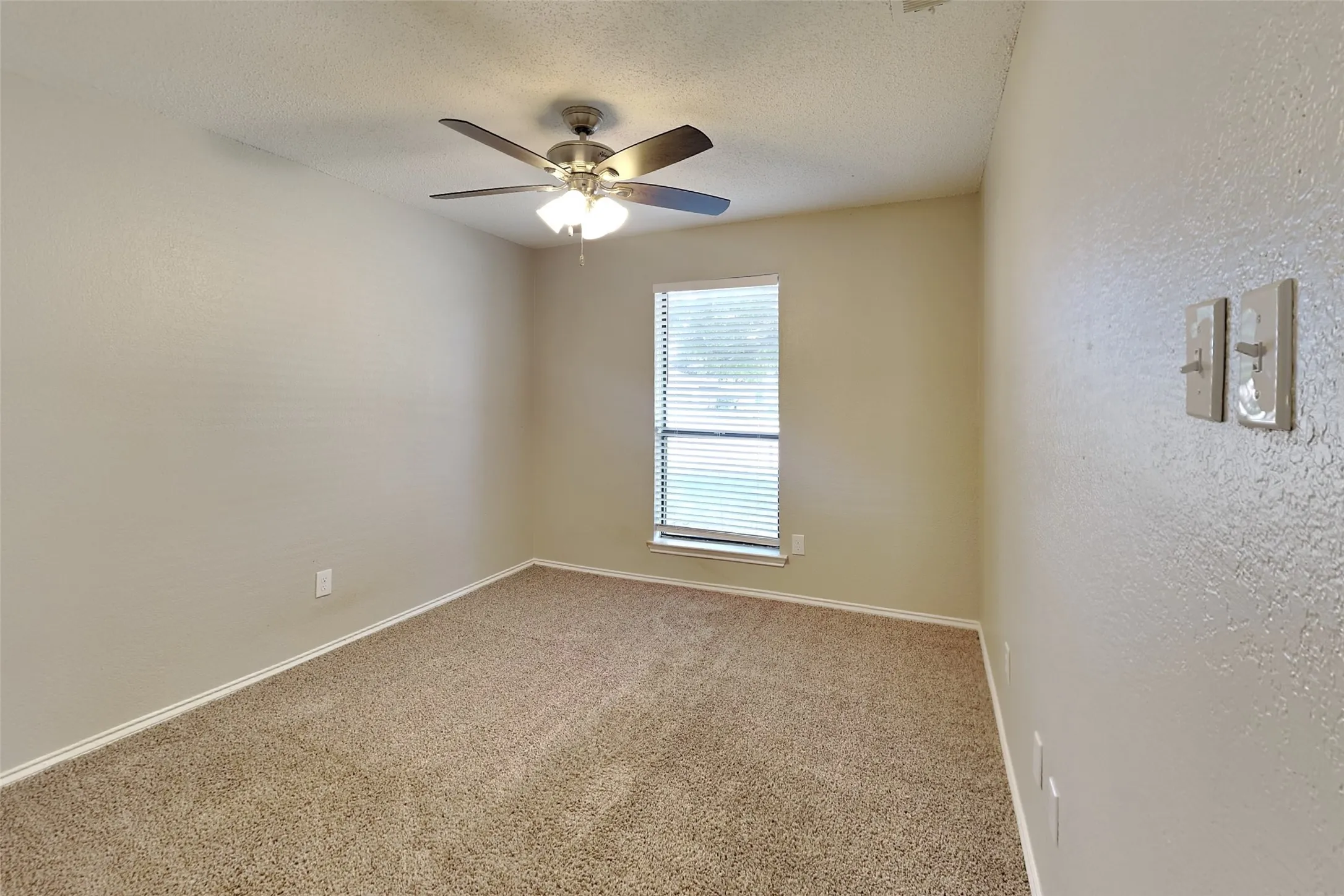 Single Family Residence For Rent in Denton County , 1313 Colony Court, Flower Mound, Texas 75028, 3 Bedroom, 2 Bathroom, 2 Garage spaces, 1,475 Sqft, built in 1984, mls#21315509, Real Estate Agent in Flower Mound, Homes For Rent in Denton county, Homes For Rent in Flower Mound, Realtor in Flower Mound Texas, Real Estate Brokerage Independent Realty Texas, Luminita Cordes Realtor