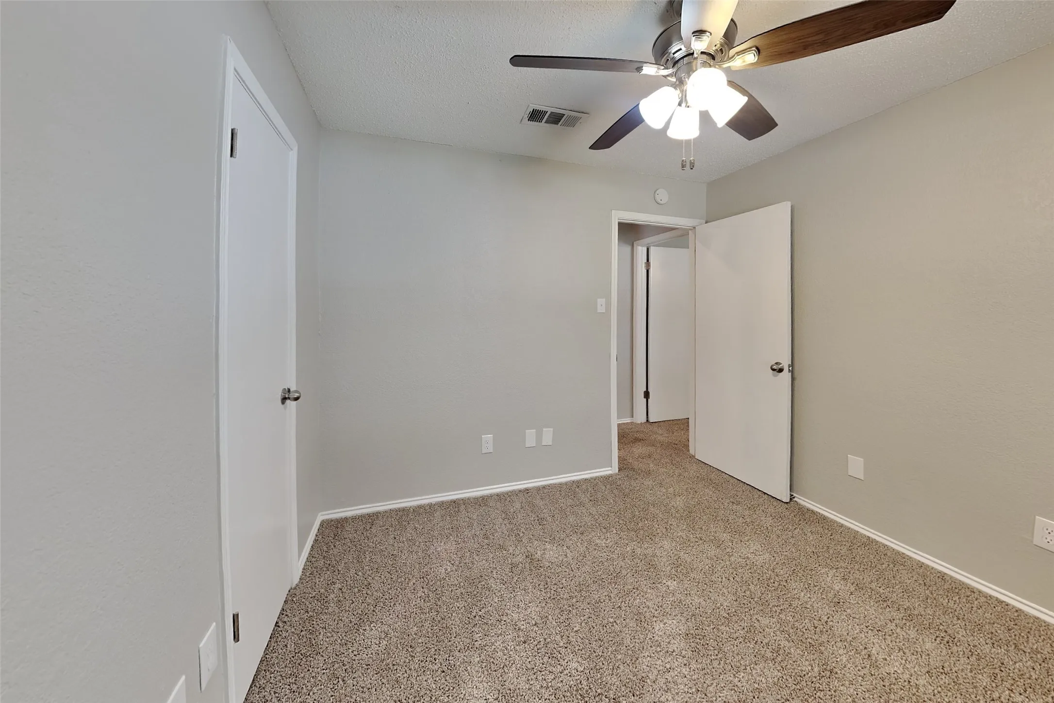 Single Family Residence For Rent in Denton County , 1313 Colony Court, Flower Mound, Texas 75028, 3 Bedroom, 2 Bathroom, 2 Garage spaces, 1,475 Sqft, built in 1984, mls#21315509, Real Estate Agent in Flower Mound, Homes For Rent in Denton county, Homes For Rent in Flower Mound, Realtor in Flower Mound Texas, Real Estate Brokerage Independent Realty Texas, Luminita Cordes Realtor