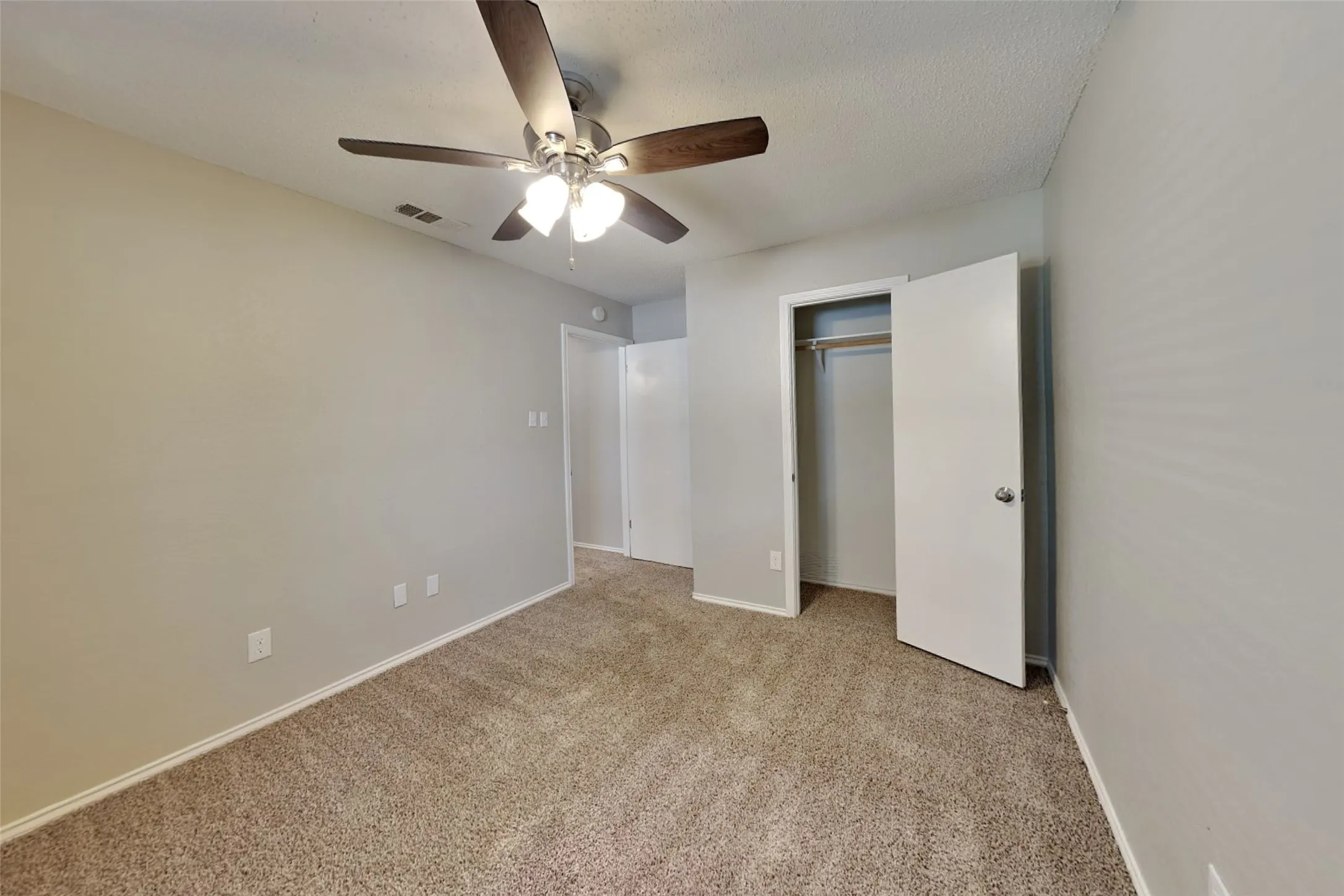 Single Family Residence For Rent in Denton County , 1313 Colony Court, Flower Mound, Texas 75028, 3 Bedroom, 2 Bathroom, 2 Garage spaces, 1,475 Sqft, built in 1984, mls#21315509, Real Estate Agent in Flower Mound, Homes For Rent in Denton county, Homes For Rent in Flower Mound, Realtor in Flower Mound Texas, Real Estate Brokerage Independent Realty Texas, Luminita Cordes Realtor