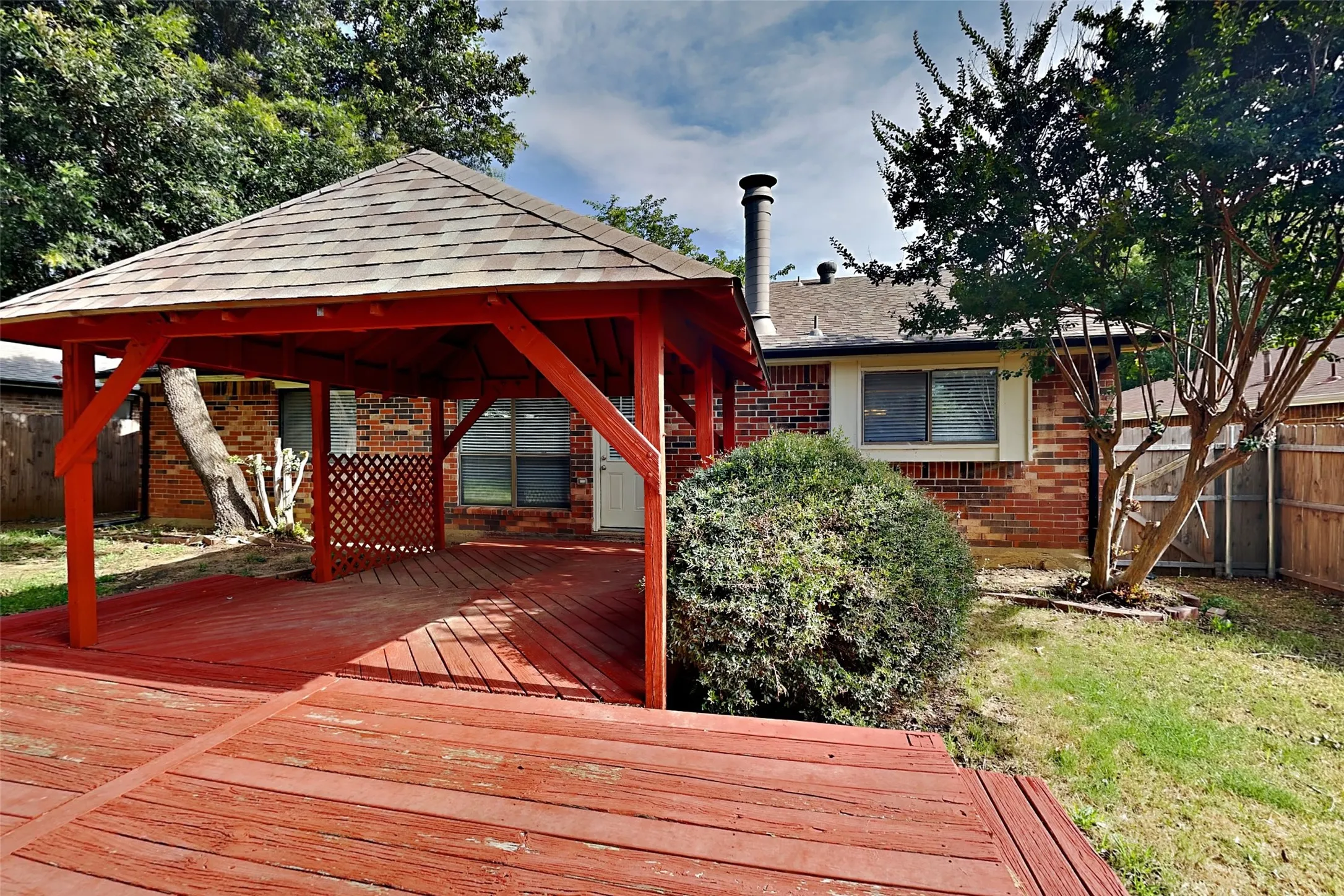Single Family Residence For Rent in Denton County , 1313 Colony Court, Flower Mound, Texas 75028, 3 Bedroom, 2 Bathroom, 2 Garage spaces, 1,475 Sqft, built in 1984, mls#21315509, Real Estate Agent in Flower Mound, Homes For Rent in Denton county, Homes For Rent in Flower Mound, Realtor in Flower Mound Texas, Real Estate Brokerage Independent Realty Texas, Luminita Cordes Realtor