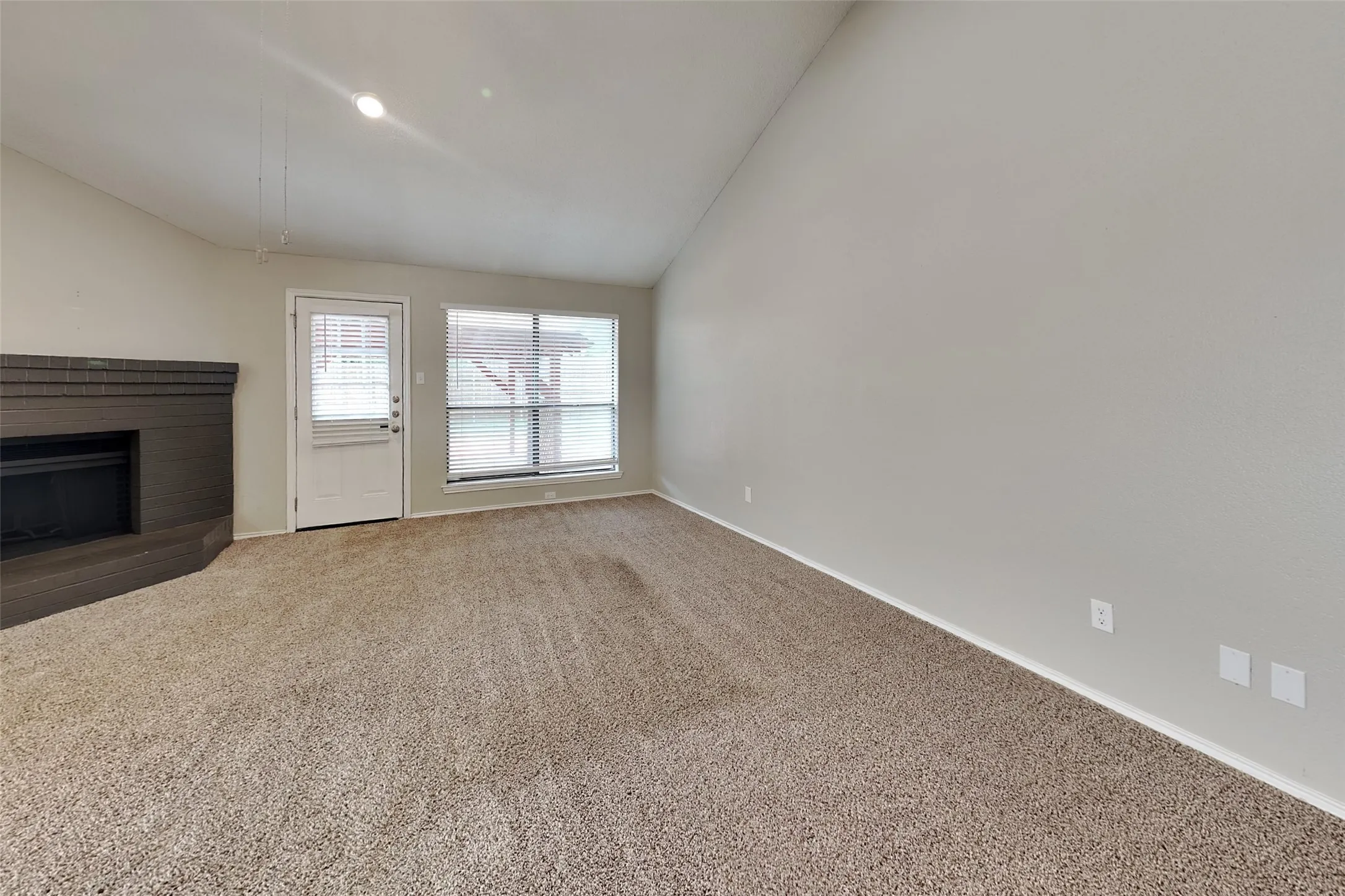 Single Family Residence For Rent in Denton County , 1313 Colony Court, Flower Mound, Texas 75028, 3 Bedroom, 2 Bathroom, 2 Garage spaces, 1,475 Sqft, built in 1984, mls#21315509, Real Estate Agent in Flower Mound, Homes For Rent in Denton county, Homes For Rent in Flower Mound, Realtor in Flower Mound Texas, Real Estate Brokerage Independent Realty Texas, Luminita Cordes Realtor