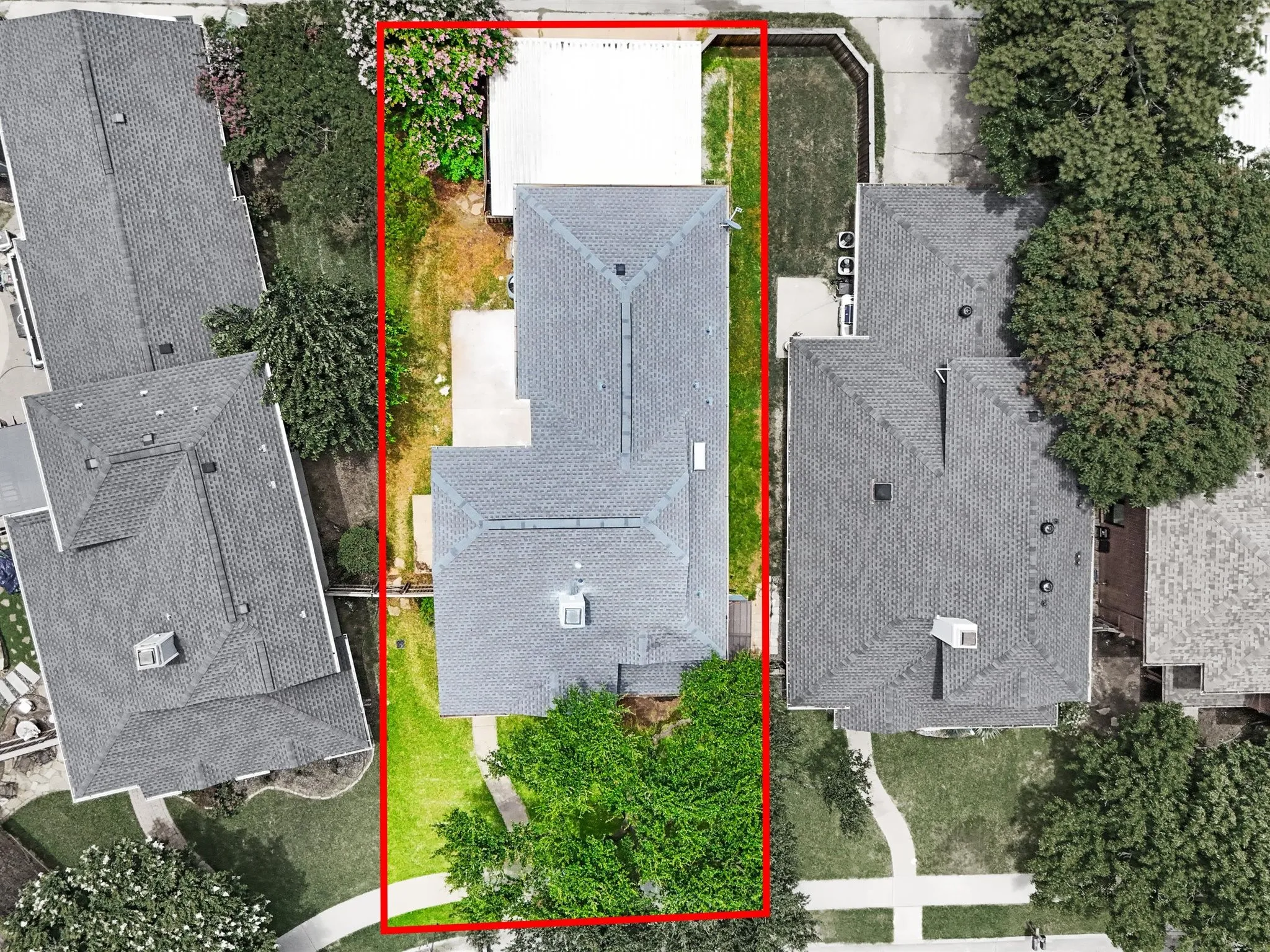 Single Family Residence For Sale in Denton County , 1210 Alameda Drive, Carrollton, Texas 75007, 3 Bedroom, 2 Bathroom, 2 Garage spaces, 1,840 Sqft, built in 1986, mls#21298572, Real Estate Agent in Carrollton, Homes For Sale in Denton county, Homes For Sale in Carrollton, Realtor in Carrollton Texas, Real Estate Brokerage Independent Realty Texas, Luminita Cordes Realtor