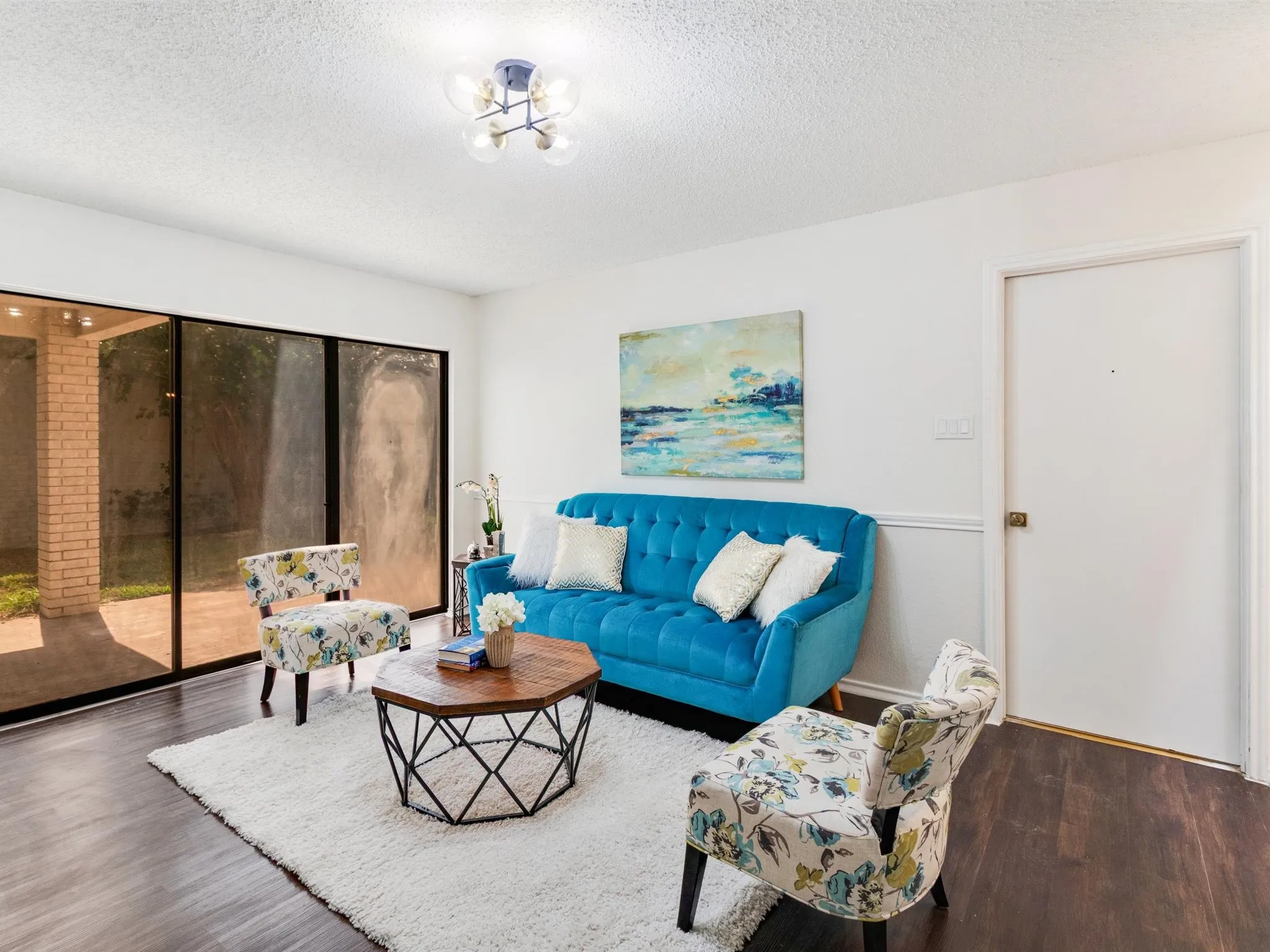 Single Family Residence For Sale in Denton County , 1210 Alameda Drive, Carrollton, Texas 75007, 3 Bedroom, 2 Bathroom, 2 Garage spaces, 1,840 Sqft, built in 1986, mls#21298572, Real Estate Agent in Carrollton, Homes For Sale in Denton county, Homes For Sale in Carrollton, Realtor in Carrollton Texas, Real Estate Brokerage Independent Realty Texas, Luminita Cordes Realtor