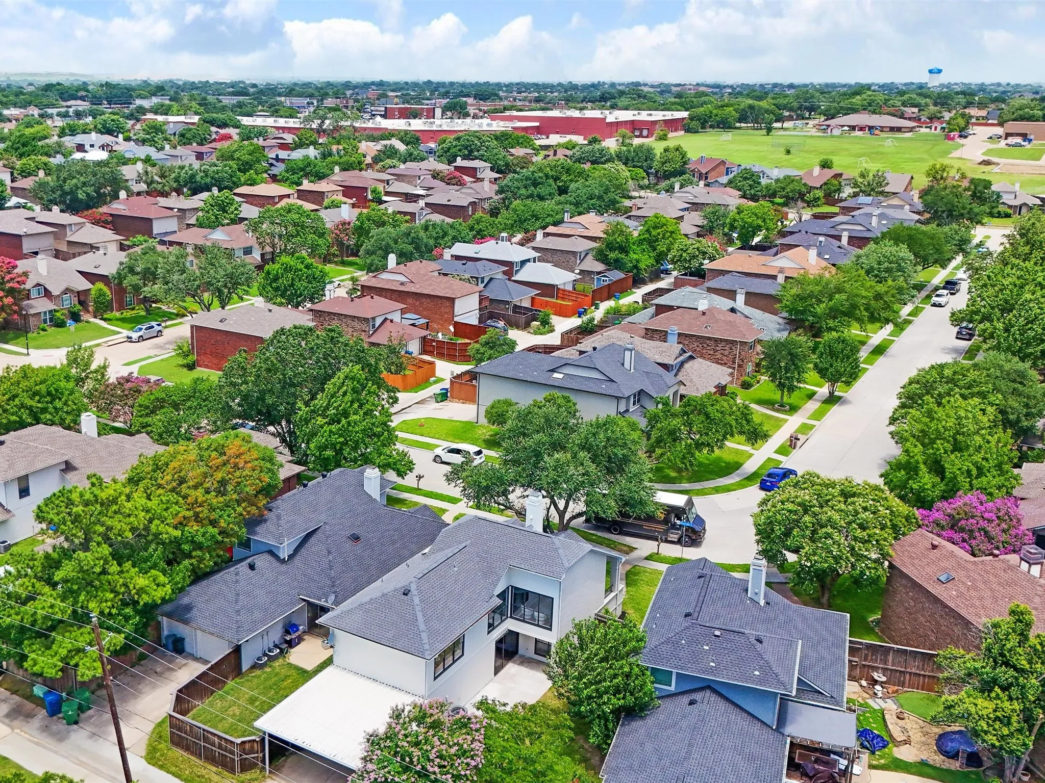 Single Family Residence For Sale in Denton County , 1210 Alameda Drive, Carrollton, Texas 75007, 3 Bedroom, 2 Bathroom, 2 Garage spaces, 1,840 Sqft, built in 1986, mls#21298572, Real Estate Agent in Carrollton, Homes For Sale in Denton county, Homes For Sale in Carrollton, Realtor in Carrollton Texas, Real Estate Brokerage Independent Realty Texas, Luminita Cordes Realtor