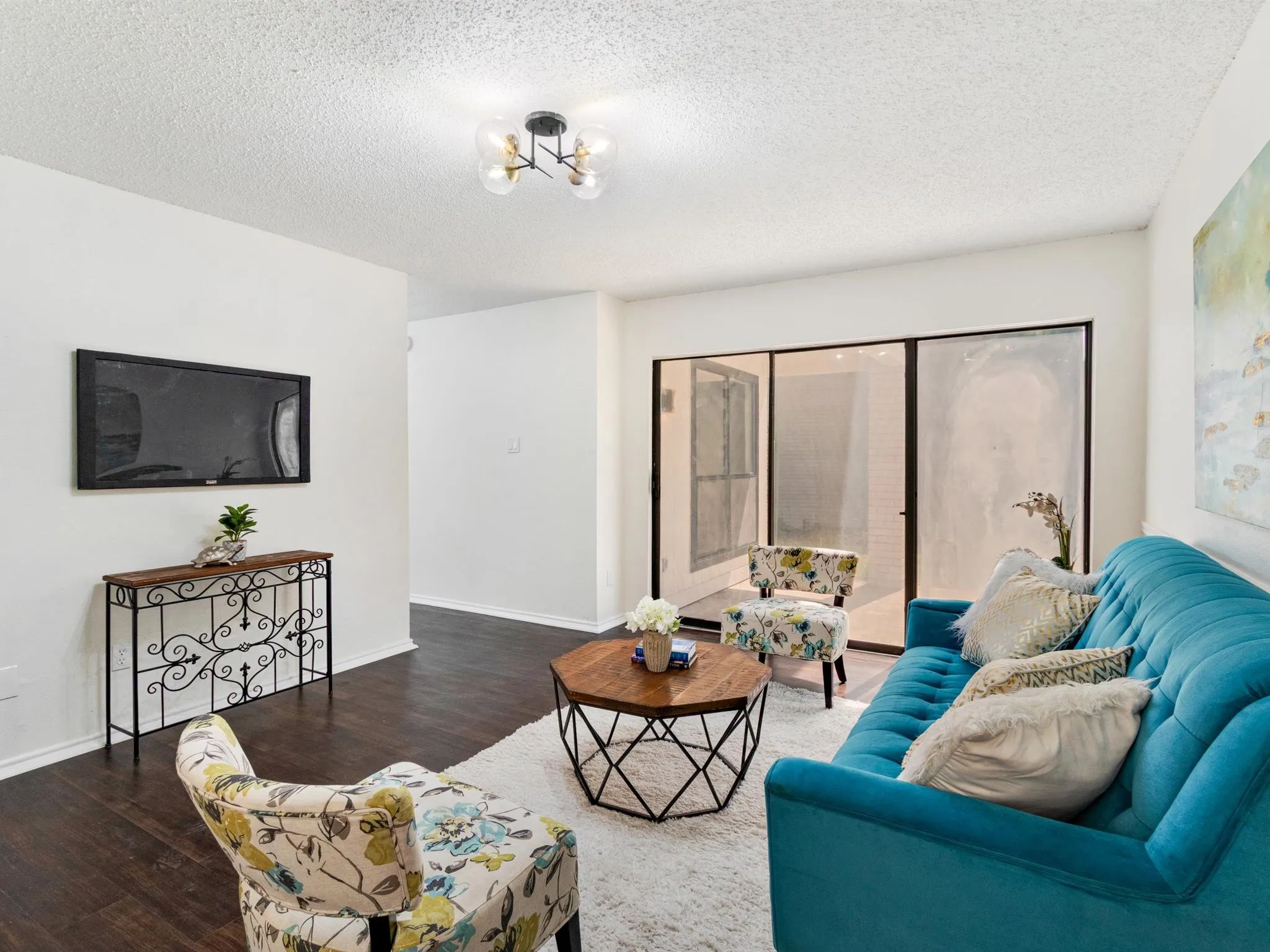 Single Family Residence For Sale in Denton County , 1210 Alameda Drive, Carrollton, Texas 75007, 3 Bedroom, 2 Bathroom, 2 Garage spaces, 1,840 Sqft, built in 1986, mls#21298572, Real Estate Agent in Carrollton, Homes For Sale in Denton county, Homes For Sale in Carrollton, Realtor in Carrollton Texas, Real Estate Brokerage Independent Realty Texas, Luminita Cordes Realtor