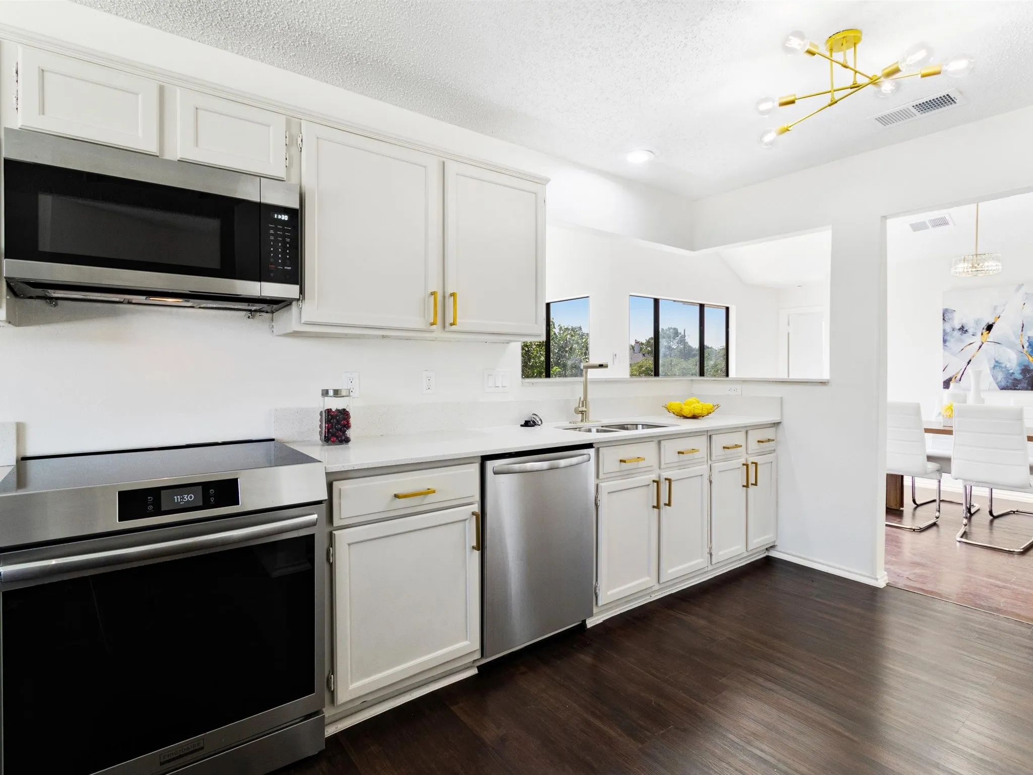 Single Family Residence For Sale in Denton County , 1210 Alameda Drive, Carrollton, Texas 75007, 3 Bedroom, 2 Bathroom, 2 Garage spaces, 1,840 Sqft, built in 1986, mls#21298572, Real Estate Agent in Carrollton, Homes For Sale in Denton county, Homes For Sale in Carrollton, Realtor in Carrollton Texas, Real Estate Brokerage Independent Realty Texas, Luminita Cordes Realtor