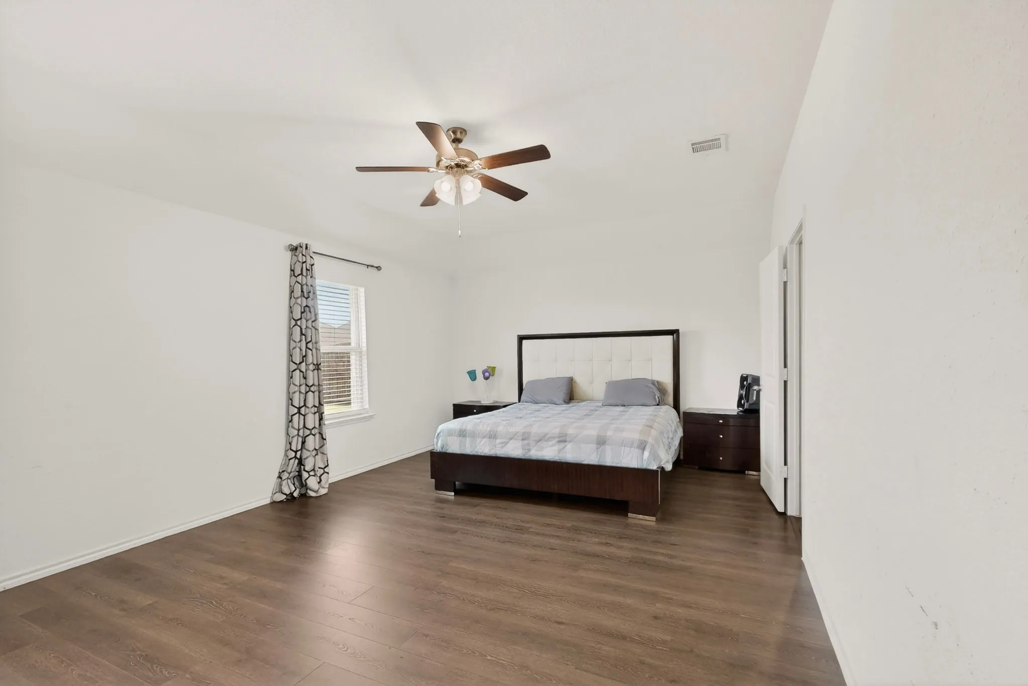 Single Family Residence For Rent in Collin County , 1114 Emerald Gate Drive, Princeton, Texas 75407, 4 Bedroom, 2 Bathroom, 2 Garage spaces, 2,014 Sqft, built in 2022, mls#21285562, Real Estate Agent in Princeton, Homes For Rent in Collin county, Homes For Rent in Princeton, Realtor in Princeton Texas, Real Estate Brokerage Independent Realty Texas, Luminita Cordes Realtor