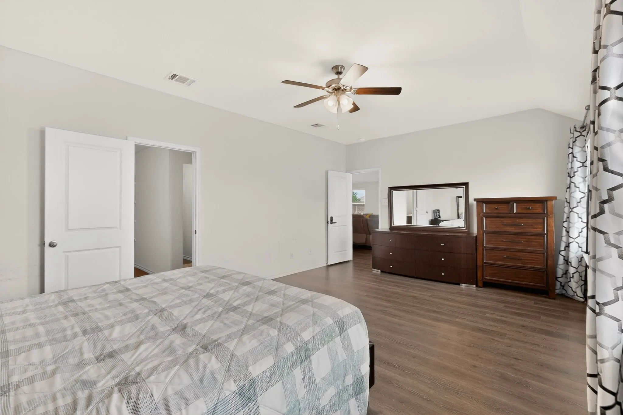 Single Family Residence For Rent in Collin County , 1114 Emerald Gate Drive, Princeton, Texas 75407, 4 Bedroom, 2 Bathroom, 2 Garage spaces, 2,014 Sqft, built in 2022, mls#21285562, Real Estate Agent in Princeton, Homes For Rent in Collin county, Homes For Rent in Princeton, Realtor in Princeton Texas, Real Estate Brokerage Independent Realty Texas, Luminita Cordes Realtor
