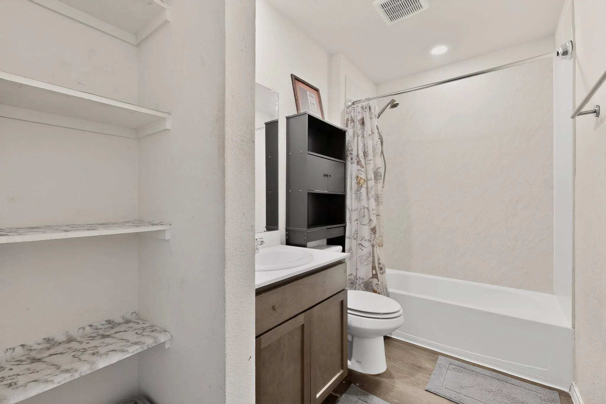 Single Family Residence For Rent in Collin County , 1114 Emerald Gate Drive, Princeton, Texas 75407, 4 Bedroom, 2 Bathroom, 2 Garage spaces, 2,014 Sqft, built in 2022, mls#21285562, Real Estate Agent in Princeton, Homes For Rent in Collin county, Homes For Rent in Princeton, Realtor in Princeton Texas, Real Estate Brokerage Independent Realty Texas, Luminita Cordes Realtor