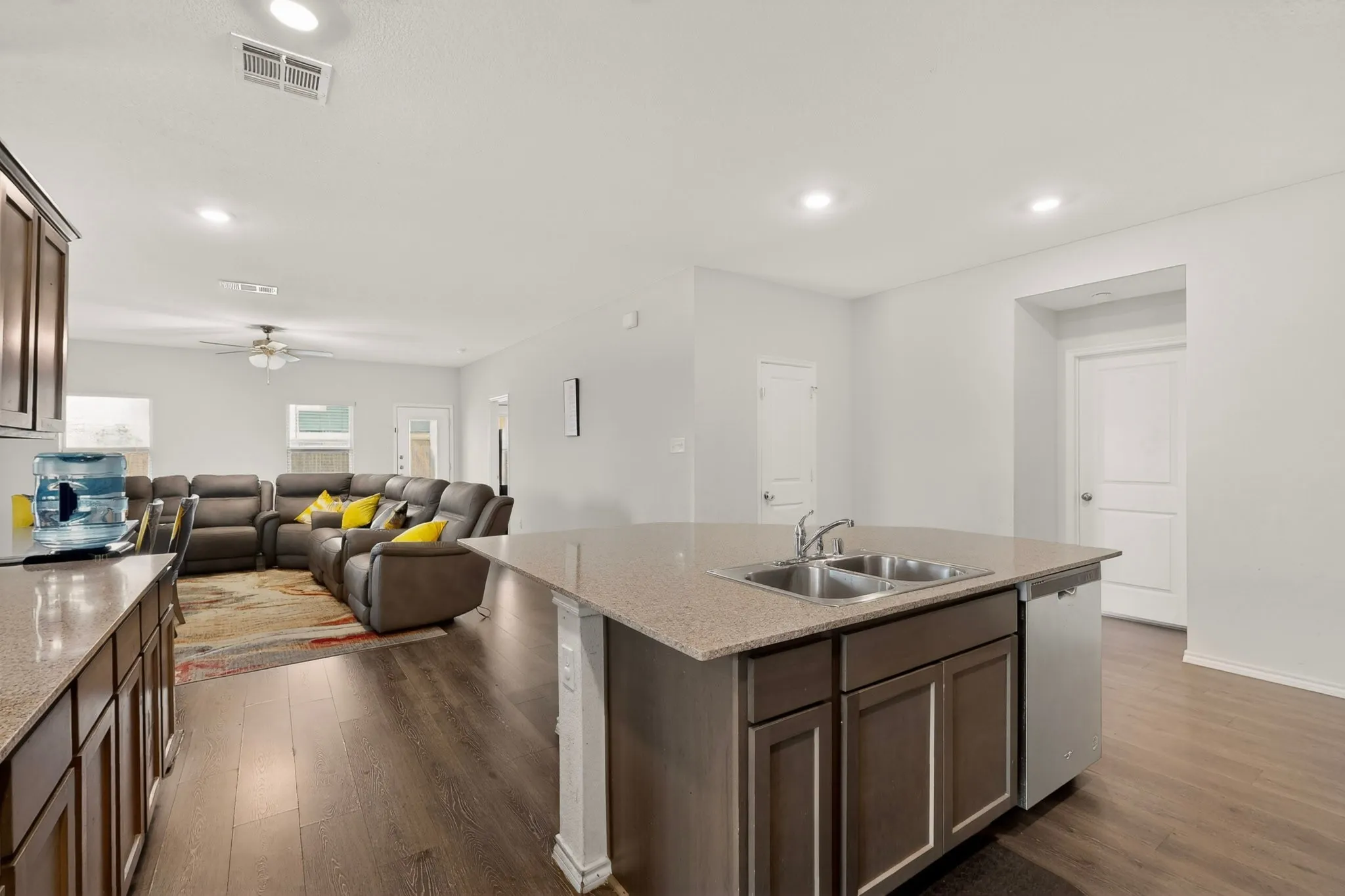 Single Family Residence For Rent in Collin County , 1114 Emerald Gate Drive, Princeton, Texas 75407, 4 Bedroom, 2 Bathroom, 2 Garage spaces, 2,014 Sqft, built in 2022, mls#21285562, Real Estate Agent in Princeton, Homes For Rent in Collin county, Homes For Rent in Princeton, Realtor in Princeton Texas, Real Estate Brokerage Independent Realty Texas, Luminita Cordes Realtor