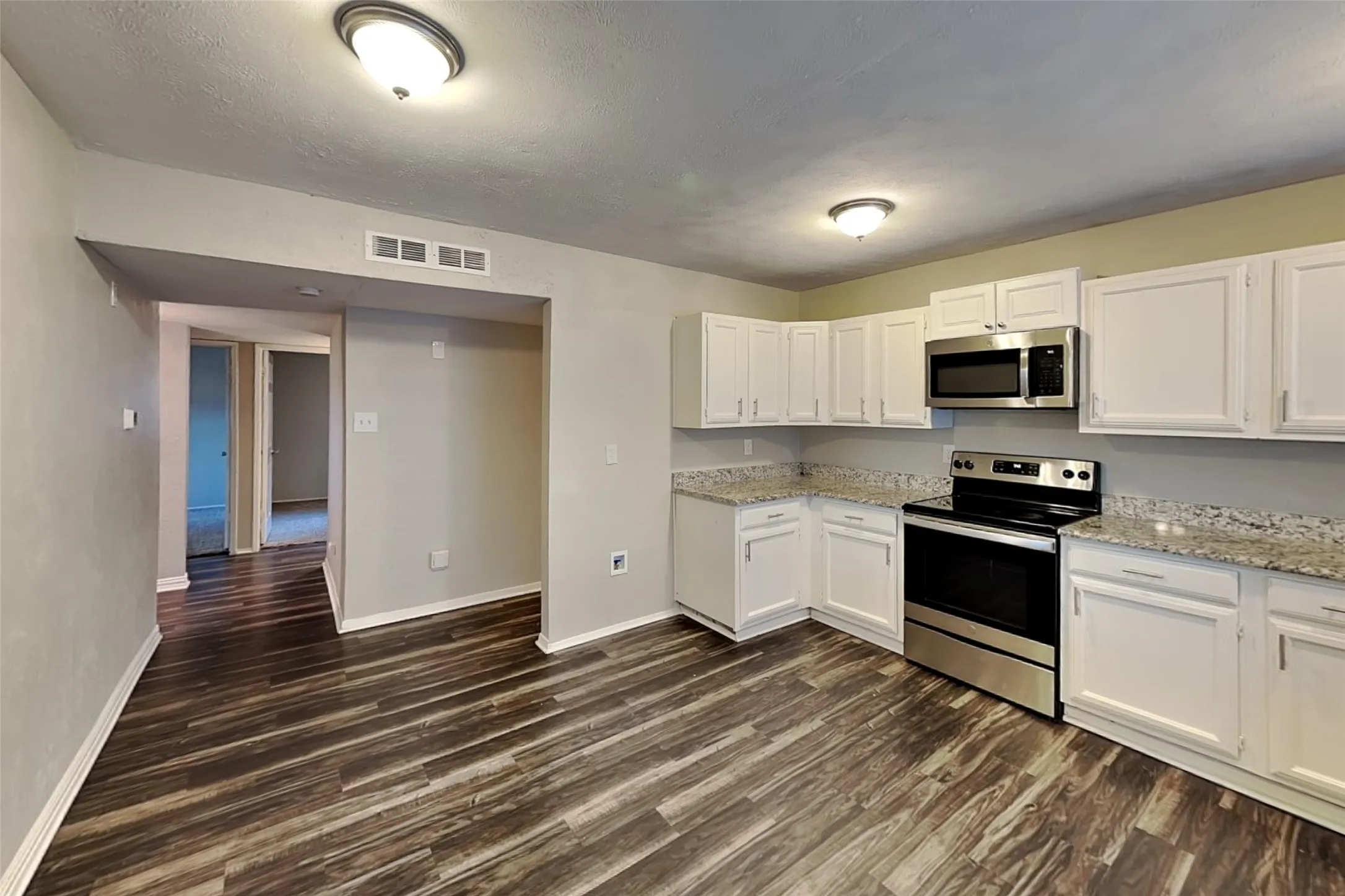 Single Family Residence For Rent in Denton County , 5045 Nash Drive, The Colony, Texas 75056, 3 Bedroom, 2 Bathroom, 2 Garage spaces, 1,388 Sqft, built in 1977, mls#21315522, Real Estate Agent in The Colony, Homes For Rent in Denton county, Homes For Rent in The Colony, Realtor in The Colony Texas, Real Estate Brokerage Independent Realty Texas, Luminita Cordes Realtor