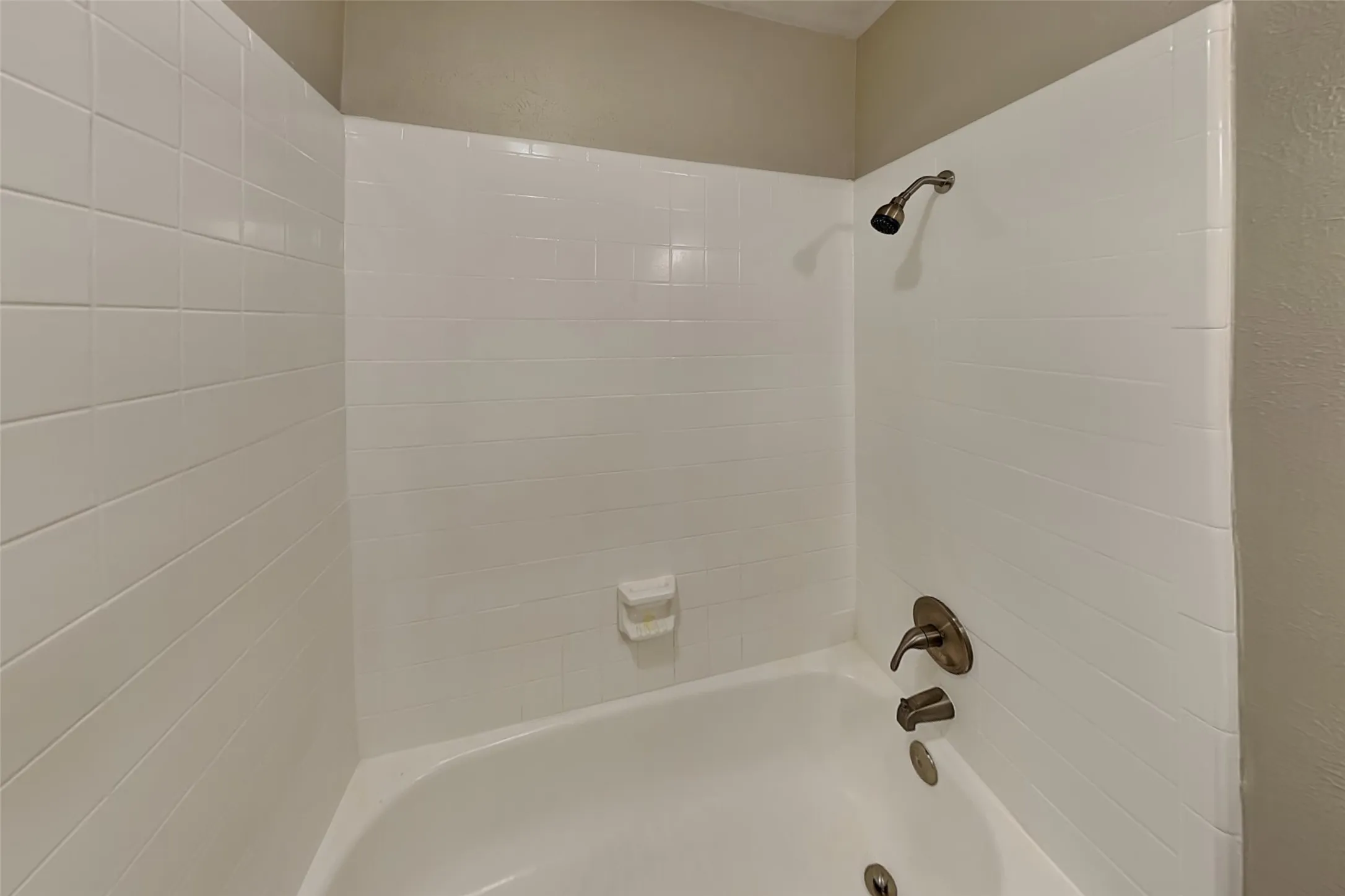 Single Family Residence For Rent in Denton County , 5045 Nash Drive, The Colony, Texas 75056, 3 Bedroom, 2 Bathroom, 2 Garage spaces, 1,388 Sqft, built in 1977, mls#21315522, Real Estate Agent in The Colony, Homes For Rent in Denton county, Homes For Rent in The Colony, Realtor in The Colony Texas, Real Estate Brokerage Independent Realty Texas, Luminita Cordes Realtor