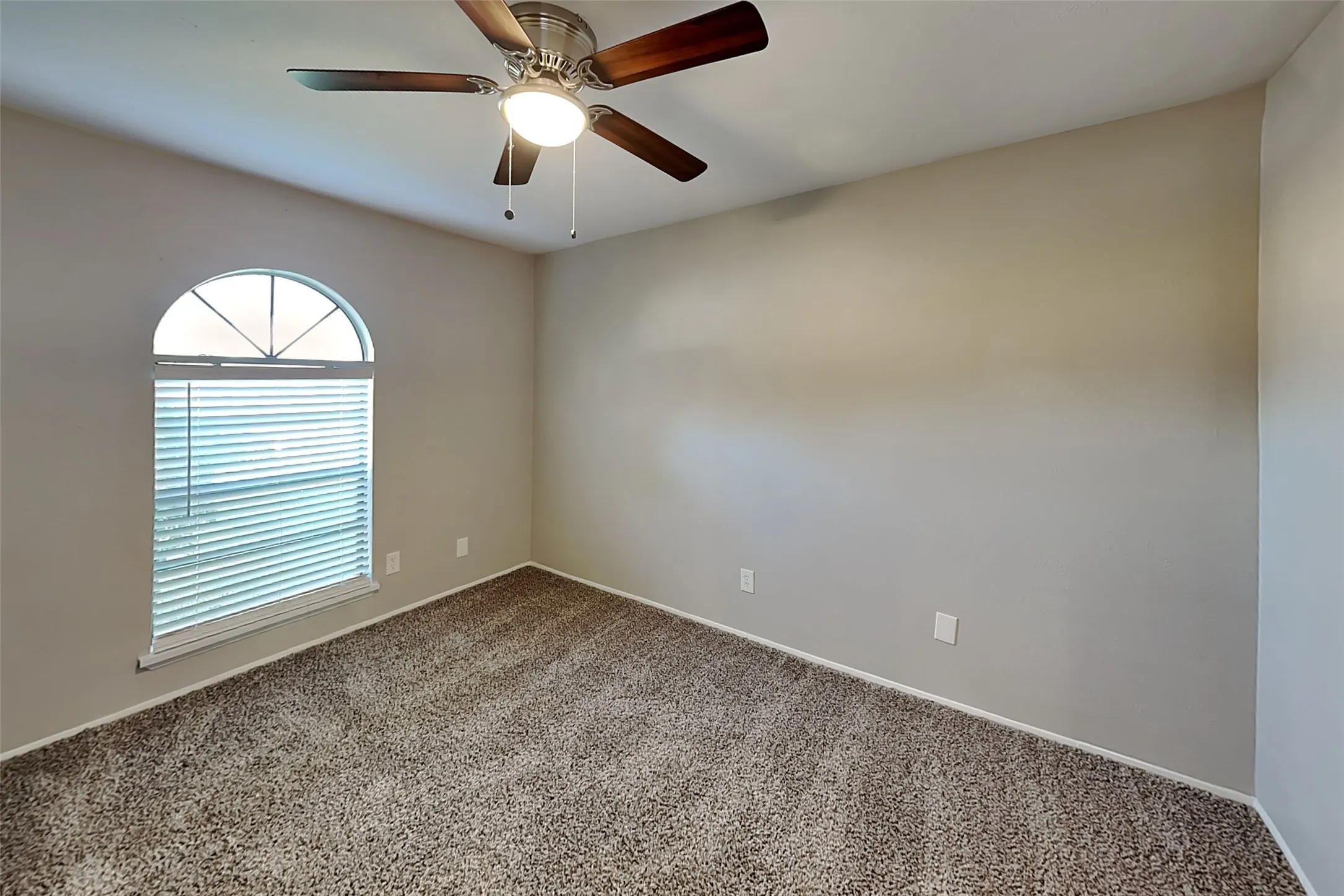 Single Family Residence For Rent in Denton County , 5045 Nash Drive, The Colony, Texas 75056, 3 Bedroom, 2 Bathroom, 2 Garage spaces, 1,388 Sqft, built in 1977, mls#21315522, Real Estate Agent in The Colony, Homes For Rent in Denton county, Homes For Rent in The Colony, Realtor in The Colony Texas, Real Estate Brokerage Independent Realty Texas, Luminita Cordes Realtor