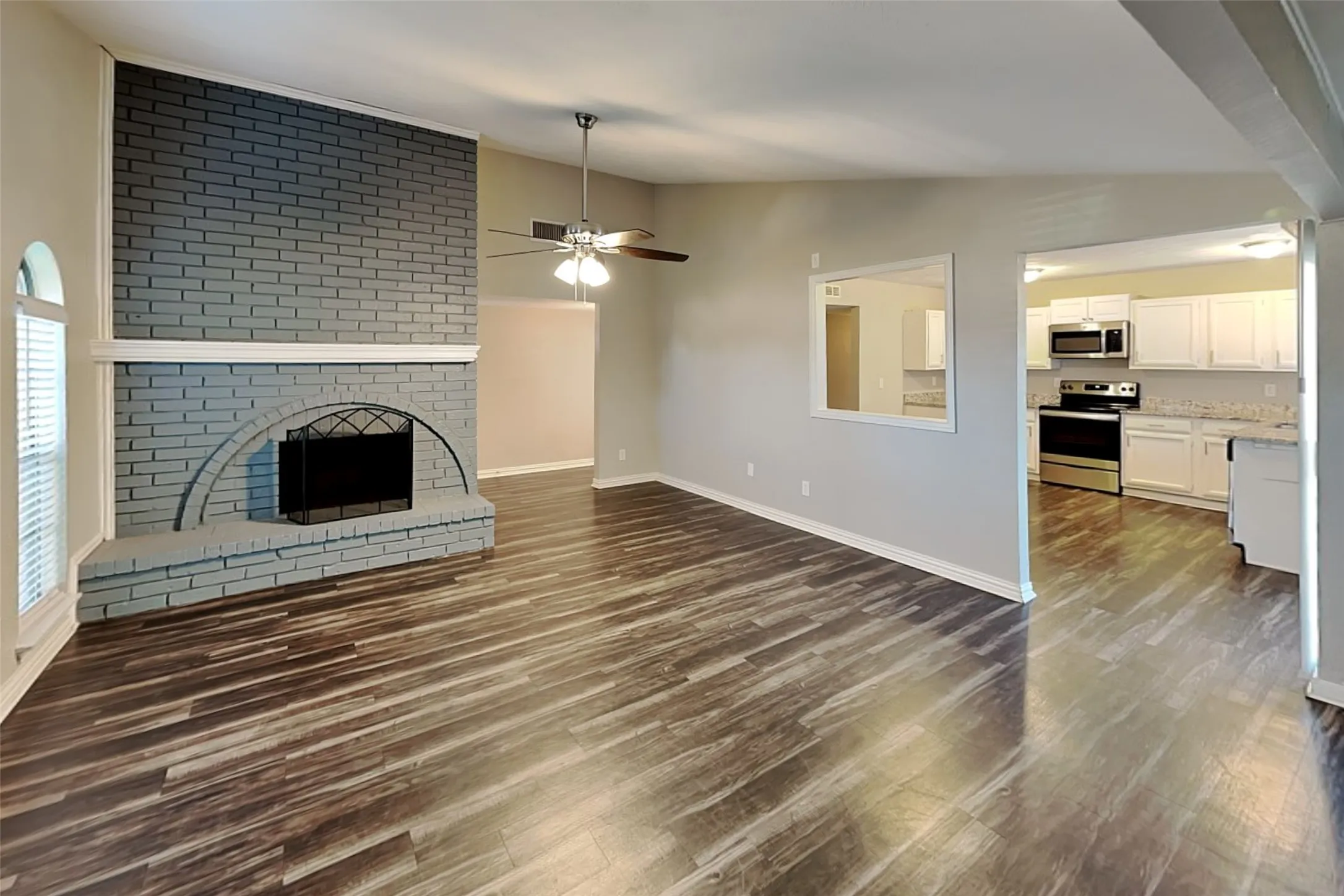 Single Family Residence For Rent in Denton County , 5045 Nash Drive, The Colony, Texas 75056, 3 Bedroom, 2 Bathroom, 2 Garage spaces, 1,388 Sqft, built in 1977, mls#21315522, Real Estate Agent in The Colony, Homes For Rent in Denton county, Homes For Rent in The Colony, Realtor in The Colony Texas, Real Estate Brokerage Independent Realty Texas, Luminita Cordes Realtor