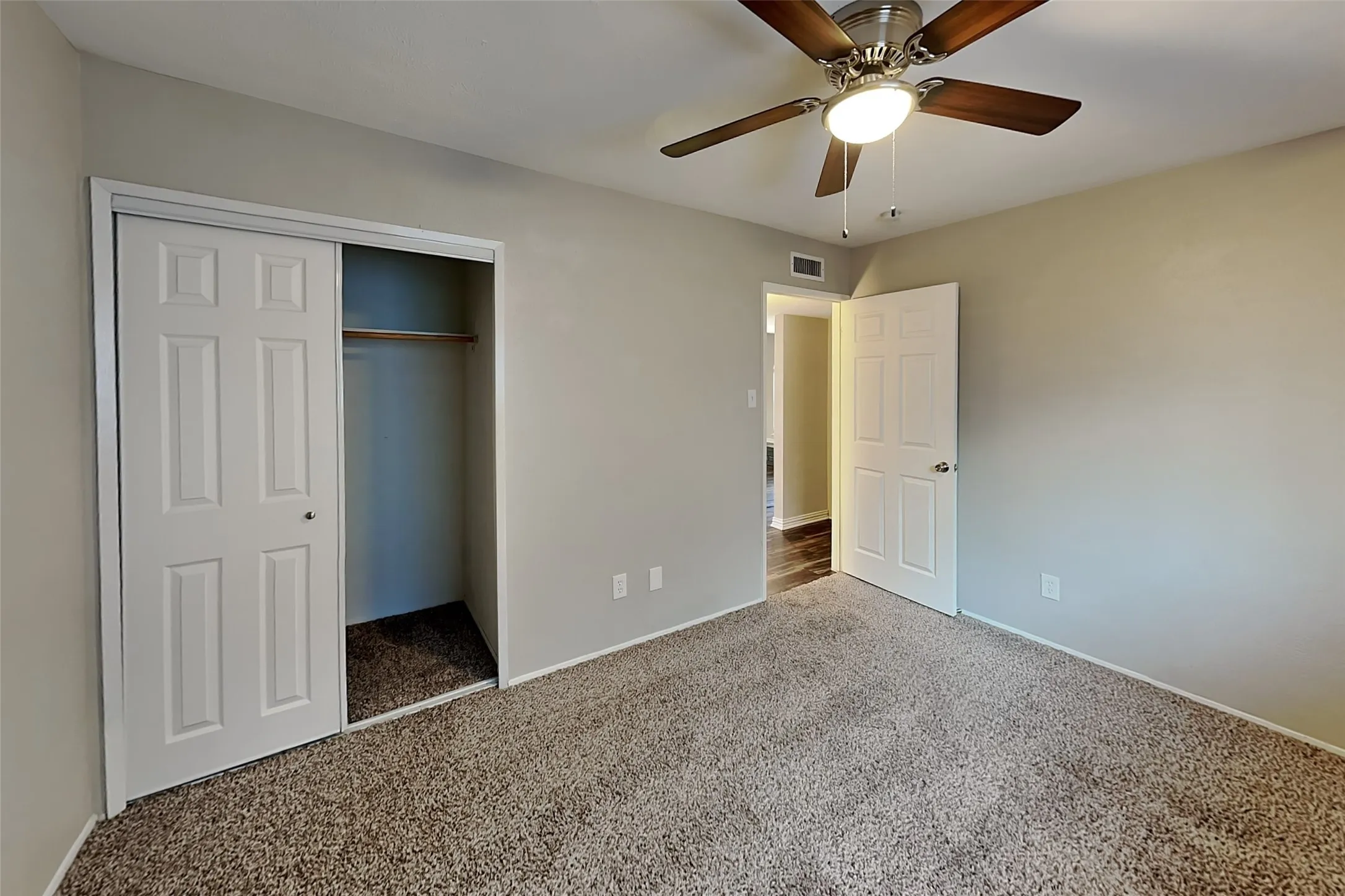Single Family Residence For Rent in Denton County , 5045 Nash Drive, The Colony, Texas 75056, 3 Bedroom, 2 Bathroom, 2 Garage spaces, 1,388 Sqft, built in 1977, mls#21315522, Real Estate Agent in The Colony, Homes For Rent in Denton county, Homes For Rent in The Colony, Realtor in The Colony Texas, Real Estate Brokerage Independent Realty Texas, Luminita Cordes Realtor