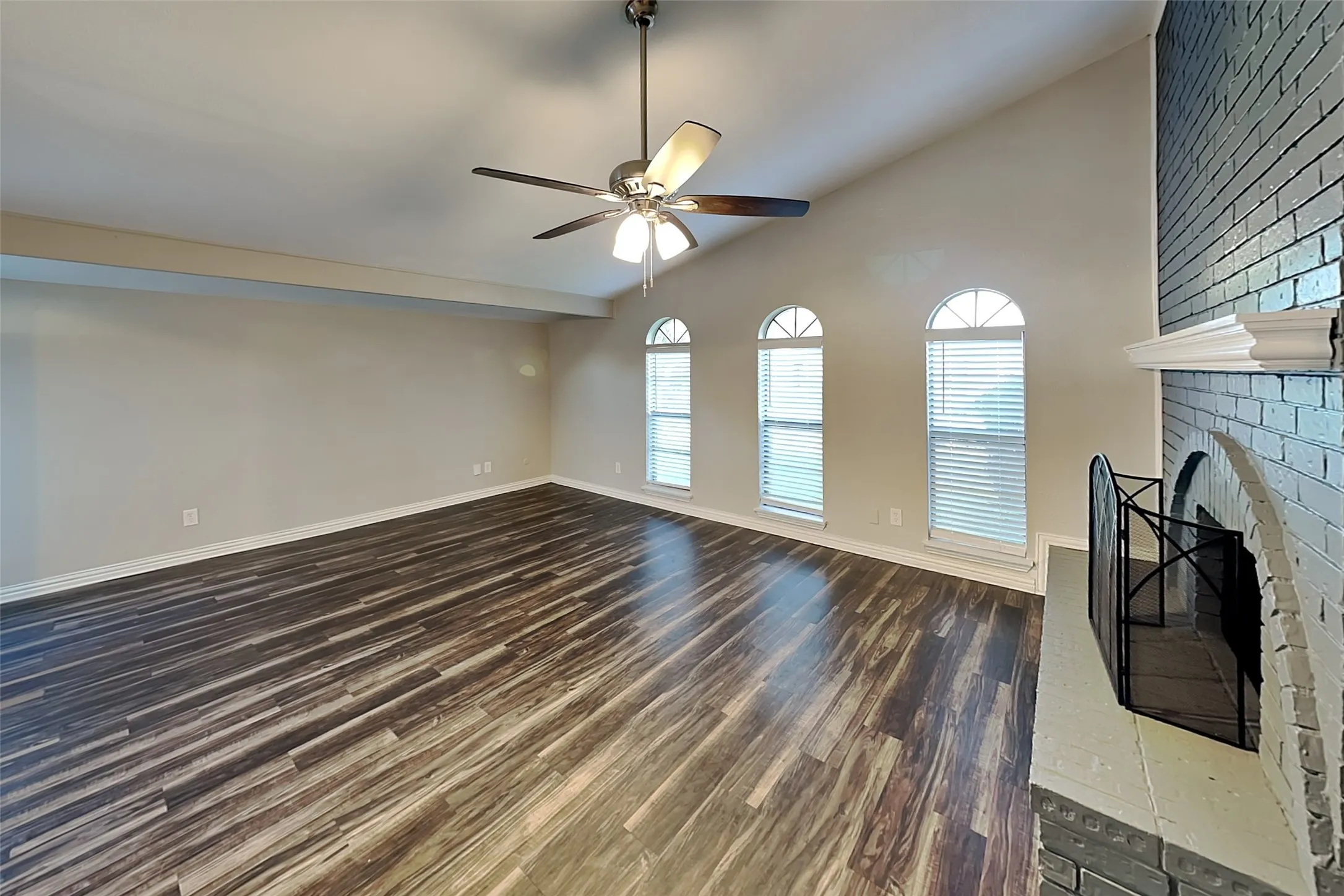 Single Family Residence For Rent in Denton County , 5045 Nash Drive, The Colony, Texas 75056, 3 Bedroom, 2 Bathroom, 2 Garage spaces, 1,388 Sqft, built in 1977, mls#21315522, Real Estate Agent in The Colony, Homes For Rent in Denton county, Homes For Rent in The Colony, Realtor in The Colony Texas, Real Estate Brokerage Independent Realty Texas, Luminita Cordes Realtor