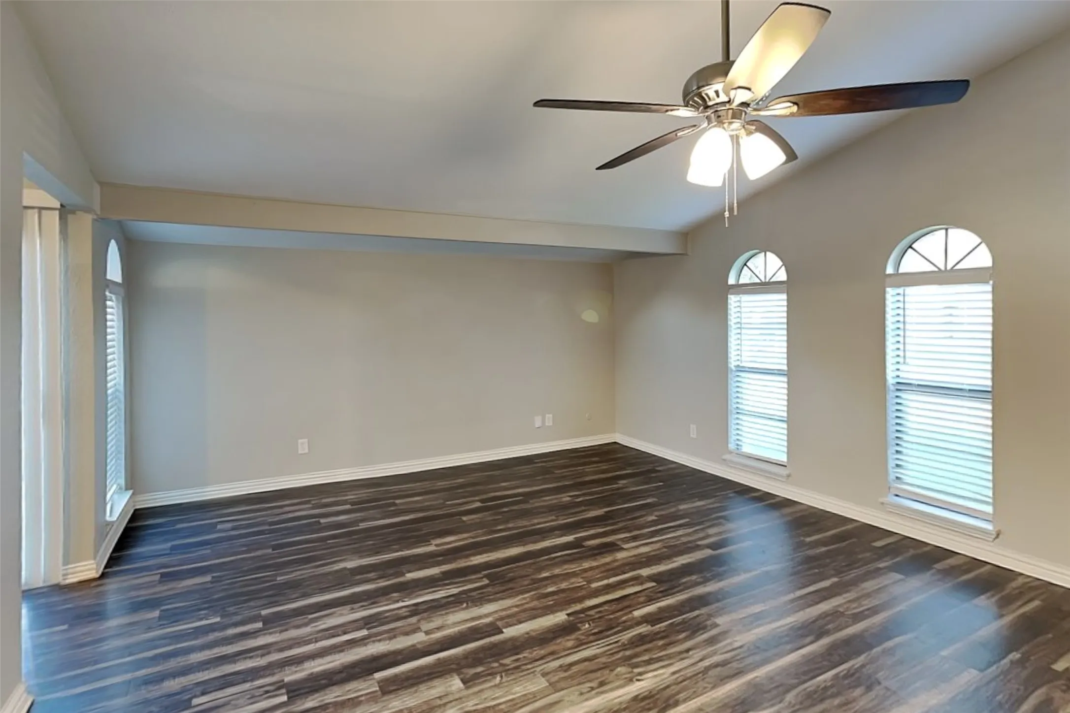 Single Family Residence For Rent in Denton County , 5045 Nash Drive, The Colony, Texas 75056, 3 Bedroom, 2 Bathroom, 2 Garage spaces, 1,388 Sqft, built in 1977, mls#21315522, Real Estate Agent in The Colony, Homes For Rent in Denton county, Homes For Rent in The Colony, Realtor in The Colony Texas, Real Estate Brokerage Independent Realty Texas, Luminita Cordes Realtor