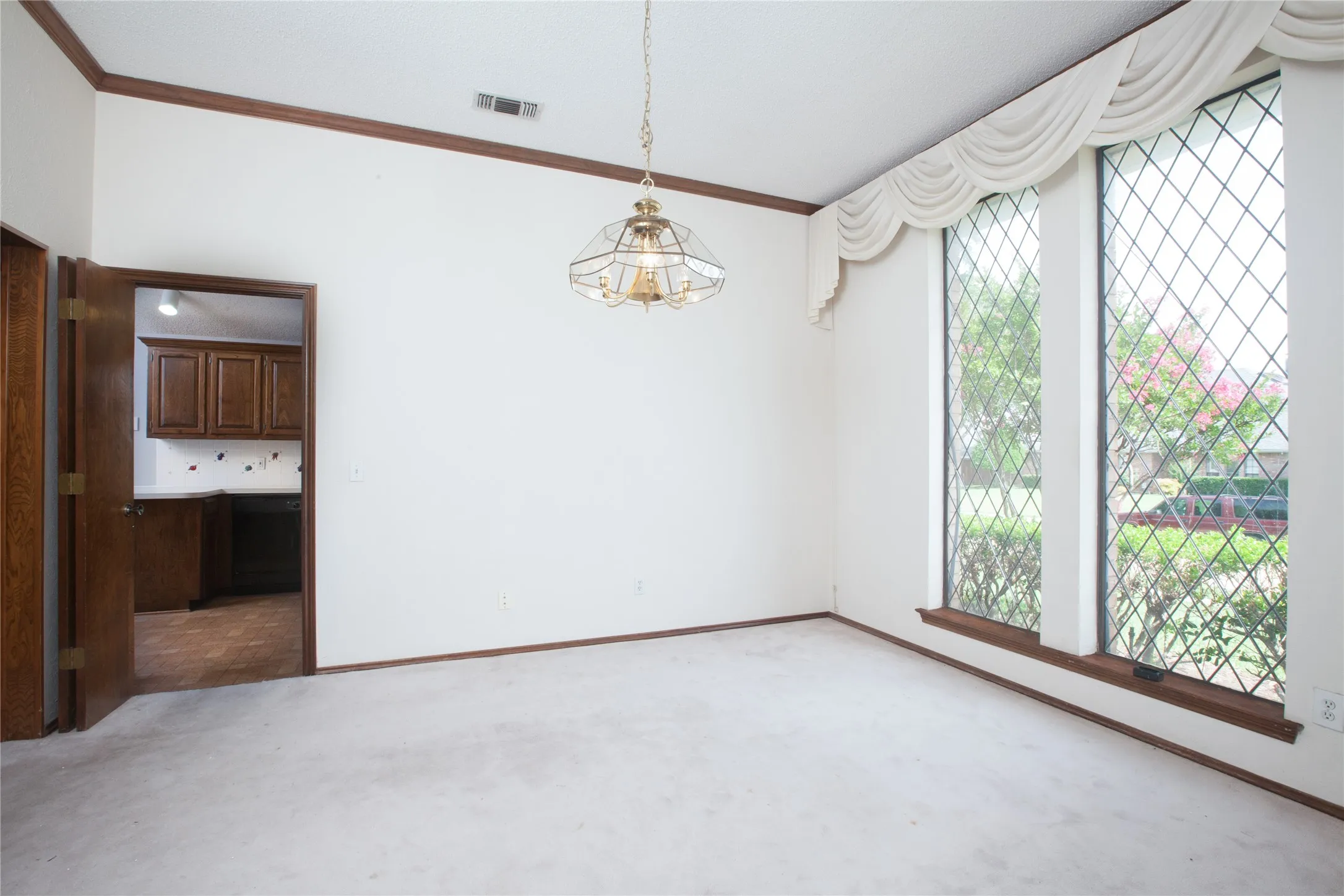 Single Family Residence For Sale in Collin County , 1409 Geneva Lane, Plano, Texas 75075, 4 Bedroom, 2 Bathroom, 2 Garage spaces, 2,420 Sqft, built in 1983, mls#21315525, Real Estate Agent in Plano, Homes For Sale in Collin county, Homes For Sale in Plano, Realtor in Plano Texas, Real Estate Brokerage Independent Realty Texas, Luminita Cordes Realtor