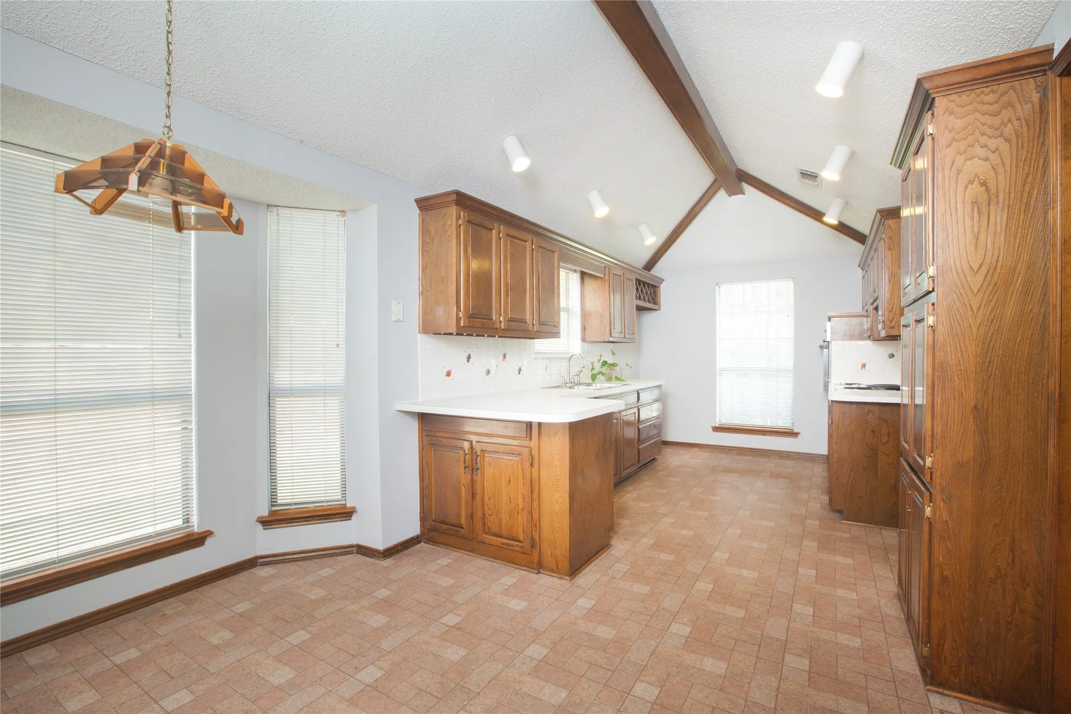 Single Family Residence For Sale in Collin County , 1409 Geneva Lane, Plano, Texas 75075, 4 Bedroom, 2 Bathroom, 2 Garage spaces, 2,420 Sqft, built in 1983, mls#21315525, Real Estate Agent in Plano, Homes For Sale in Collin county, Homes For Sale in Plano, Realtor in Plano Texas, Real Estate Brokerage Independent Realty Texas, Luminita Cordes Realtor