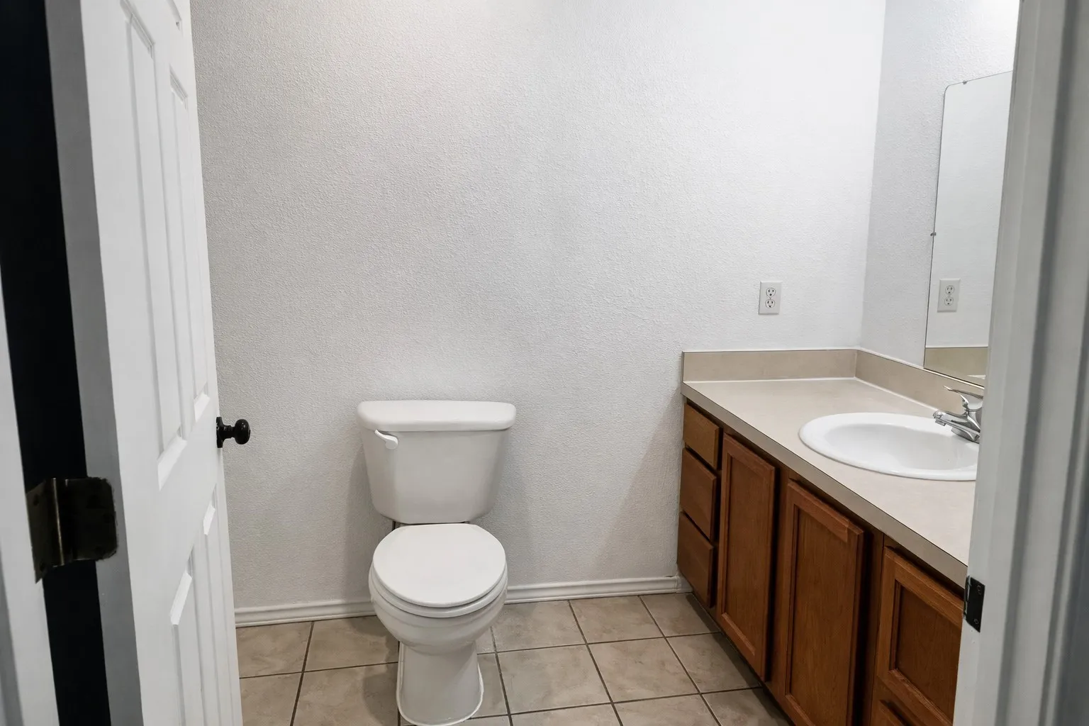 Single Family Residence For Rent in Kaufman County , 914 N Catherine Street, Terrell, Texas 75160, 3 Bedrooms, 2 Bathrooms, Garage spaces, 1,440 Sqft, built in 2006, Price $1,800, mls#21315548, Real Estate Agent in Terrell, Homes For Rent in Kaufman county, Homes For Rent in Terrell, Realtor in Terrell Texas, Real Estate Brokerage Independent Realty Texas, Luminita Cordes Realtor
