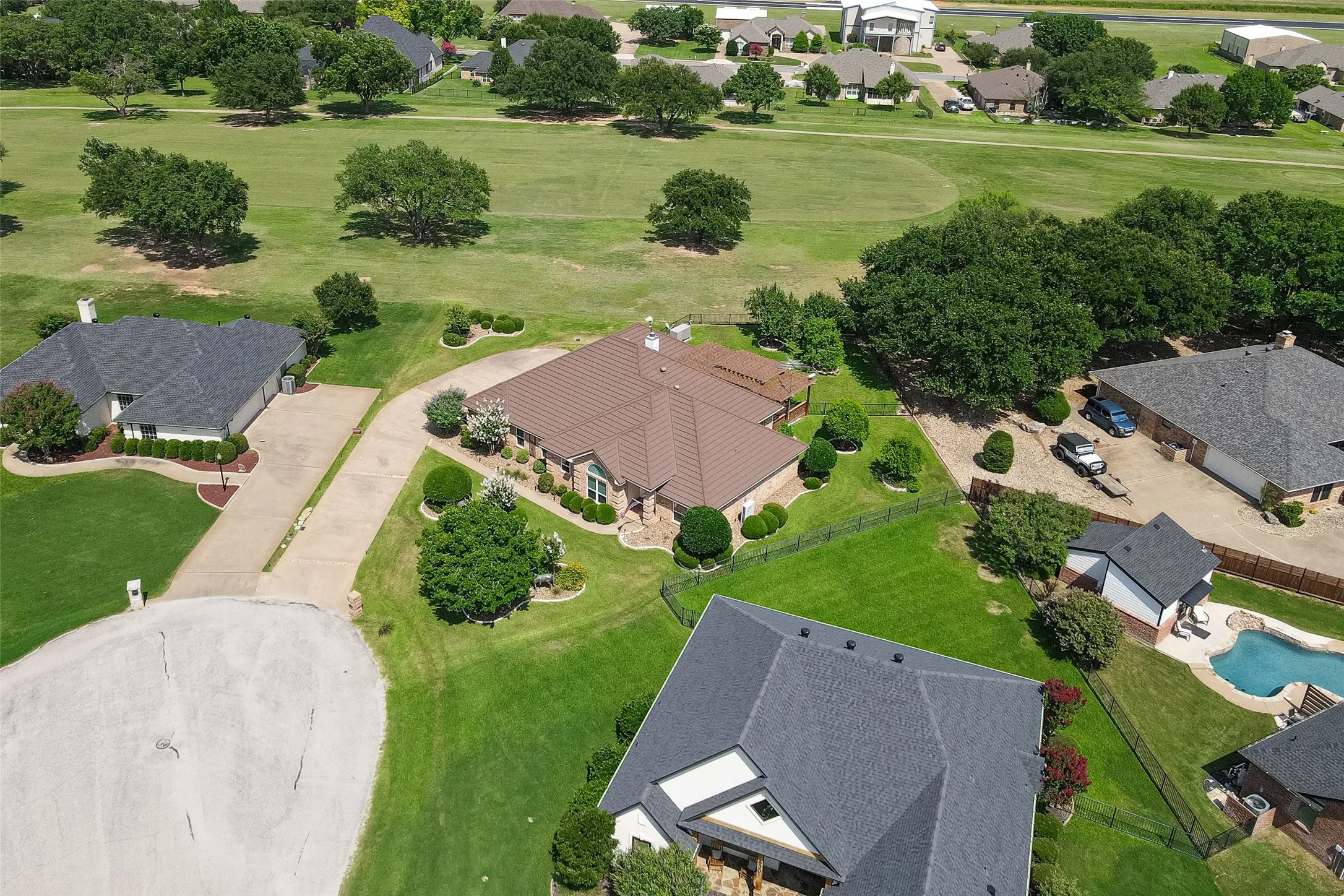 Single Family Residence For Sale in Hood County , 6303 Dulcito Court, Granbury, Texas 76049, 3 Bedrooms, 4 Bathrooms, 3 Garage spaces, 2,566 Sqft, built in 1994, Price $540,000, mls#21314784, Real Estate Agent in Granbury, Homes For Sale in Hood county, Homes For Sale in Granbury, Realtor in Granbury Texas, Real Estate Brokerage Independent Realty Texas, Luminita Cordes Realtor