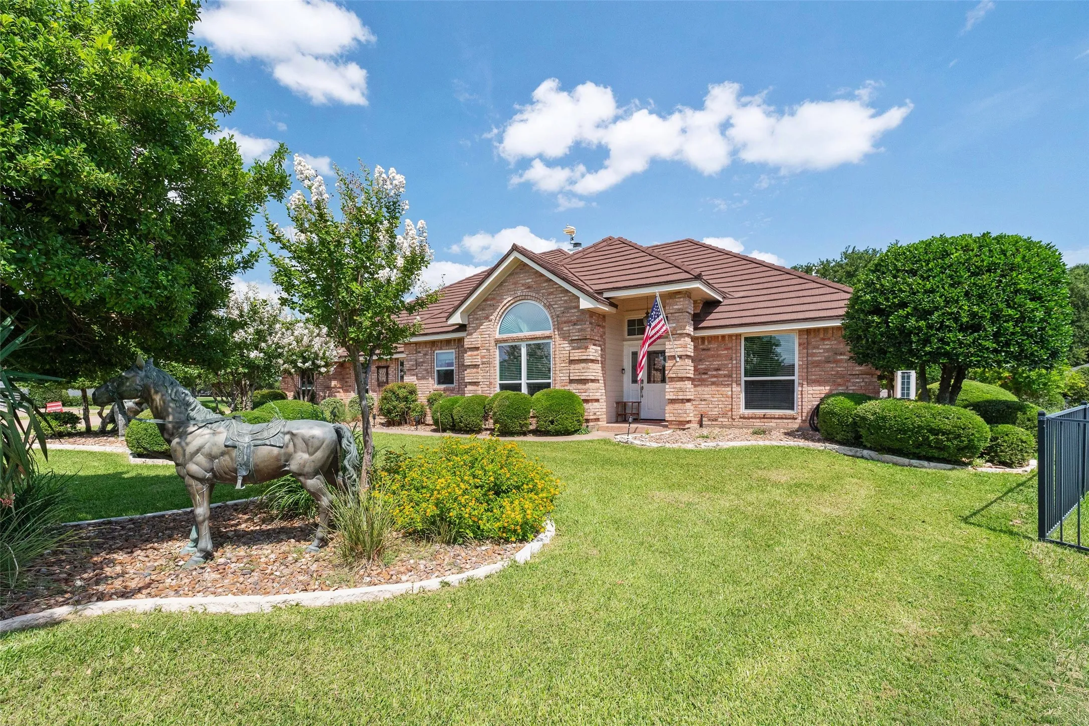 Single Family Residence For Sale in Hood County , 6303 Dulcito Court, Granbury, Texas 76049, 3 Bedrooms, 4 Bathrooms, 3 Garage spaces, 2,566 Sqft, built in 1994, Price $540,000, mls#21314784, Real Estate Agent in Granbury, Homes For Sale in Hood county, Homes For Sale in Granbury, Realtor in Granbury Texas, Real Estate Brokerage Independent Realty Texas, Luminita Cordes Realtor