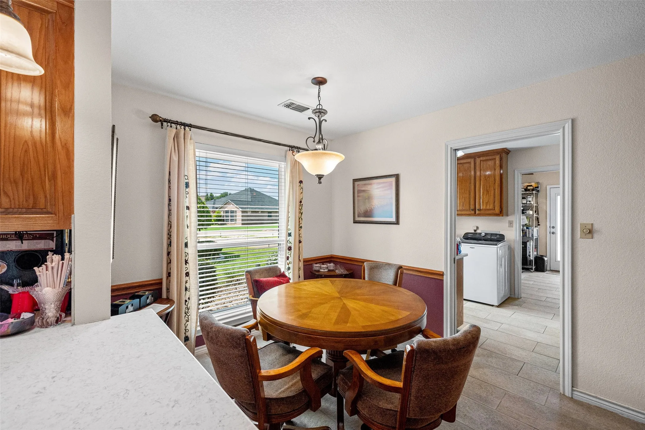Single Family Residence For Sale in Hood County , 6303 Dulcito Court, Granbury, Texas 76049, 3 Bedrooms, 4 Bathrooms, 3 Garage spaces, 2,566 Sqft, built in 1994, Price $540,000, mls#21314784, Real Estate Agent in Granbury, Homes For Sale in Hood county, Homes For Sale in Granbury, Realtor in Granbury Texas, Real Estate Brokerage Independent Realty Texas, Luminita Cordes Realtor