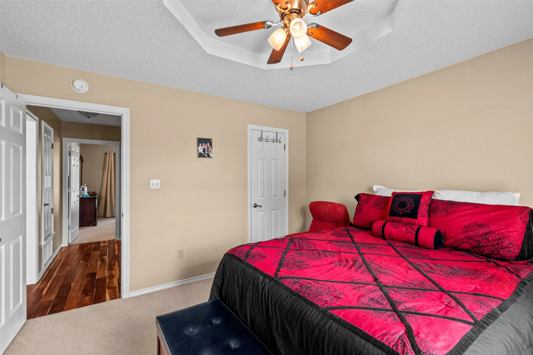 Single Family Residence For Sale in Hood County , 6303 Dulcito Court, Granbury, Texas 76049, 3 Bedrooms, 4 Bathrooms, 3 Garage spaces, 2,566 Sqft, built in 1994, Price $540,000, mls#21314784, Real Estate Agent in Granbury, Homes For Sale in Hood county, Homes For Sale in Granbury, Realtor in Granbury Texas, Real Estate Brokerage Independent Realty Texas, Luminita Cordes Realtor