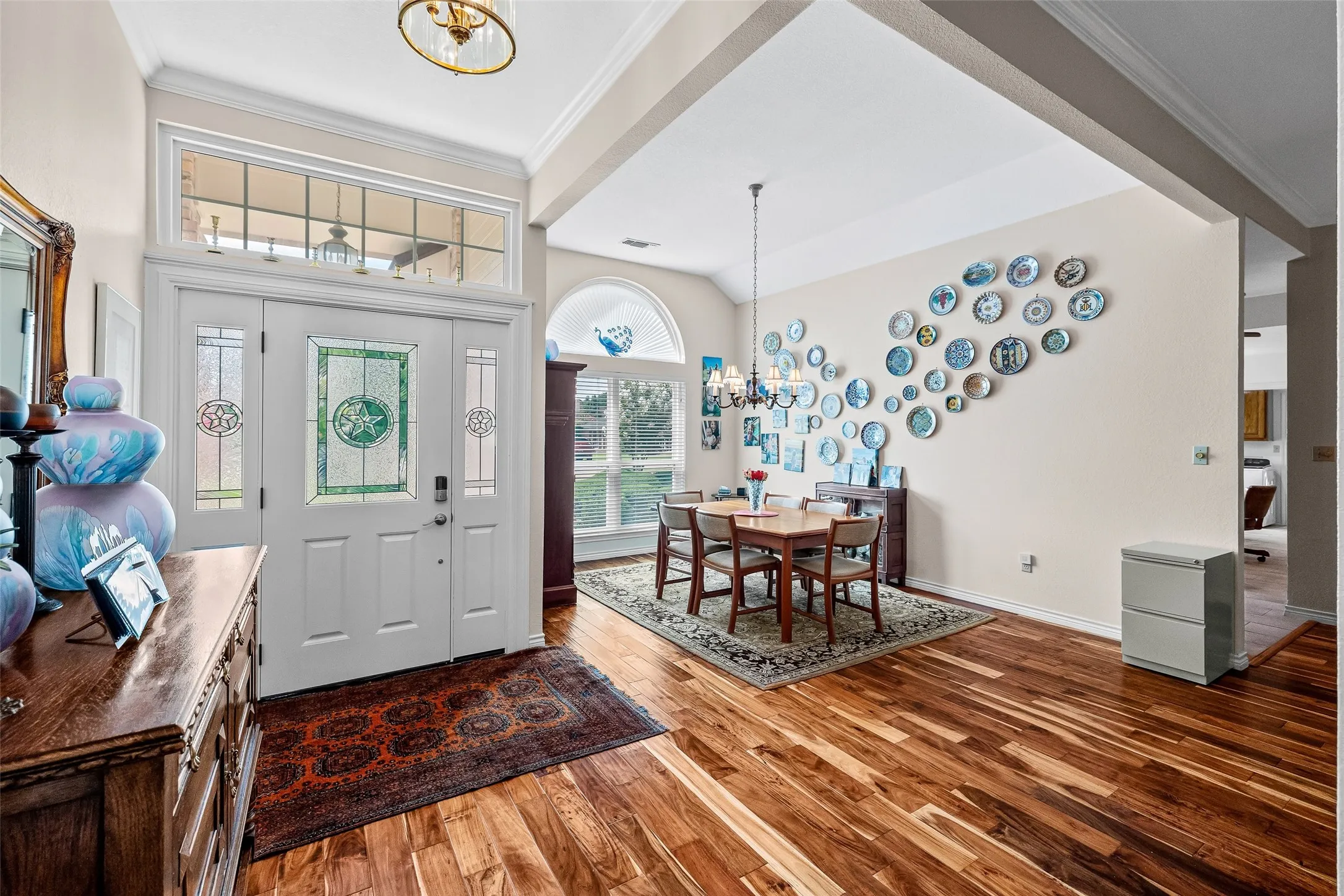 Single Family Residence For Sale in Hood County , 6303 Dulcito Court, Granbury, Texas 76049, 3 Bedrooms, 4 Bathrooms, 3 Garage spaces, 2,566 Sqft, built in 1994, Price $540,000, mls#21314784, Real Estate Agent in Granbury, Homes For Sale in Hood county, Homes For Sale in Granbury, Realtor in Granbury Texas, Real Estate Brokerage Independent Realty Texas, Luminita Cordes Realtor