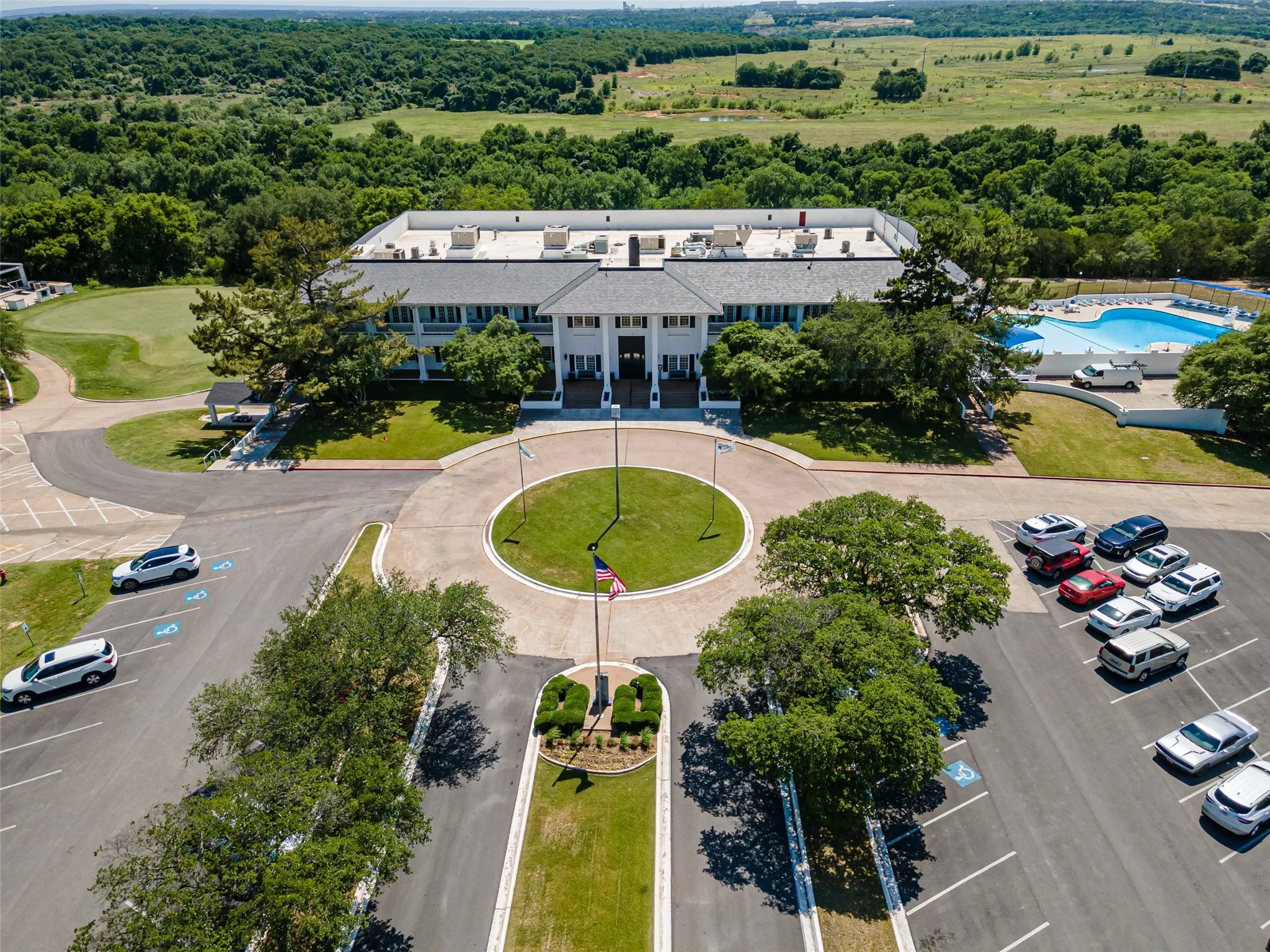 Single Family Residence For Sale in Hood County , 6303 Dulcito Court, Granbury, Texas 76049, 3 Bedrooms, 4 Bathrooms, 3 Garage spaces, 2,566 Sqft, built in 1994, Price $540,000, mls#21314784, Real Estate Agent in Granbury, Homes For Sale in Hood county, Homes For Sale in Granbury, Realtor in Granbury Texas, Real Estate Brokerage Independent Realty Texas, Luminita Cordes Realtor