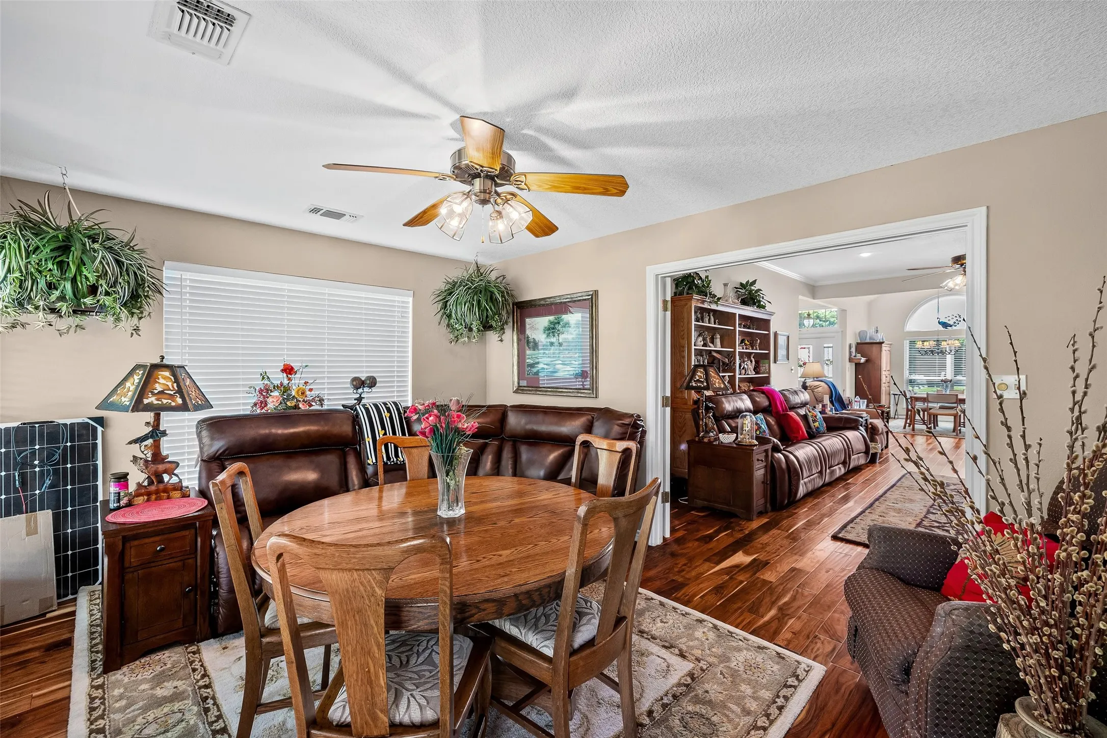 Single Family Residence For Sale in Hood County , 6303 Dulcito Court, Granbury, Texas 76049, 3 Bedrooms, 4 Bathrooms, 3 Garage spaces, 2,566 Sqft, built in 1994, Price $540,000, mls#21314784, Real Estate Agent in Granbury, Homes For Sale in Hood county, Homes For Sale in Granbury, Realtor in Granbury Texas, Real Estate Brokerage Independent Realty Texas, Luminita Cordes Realtor